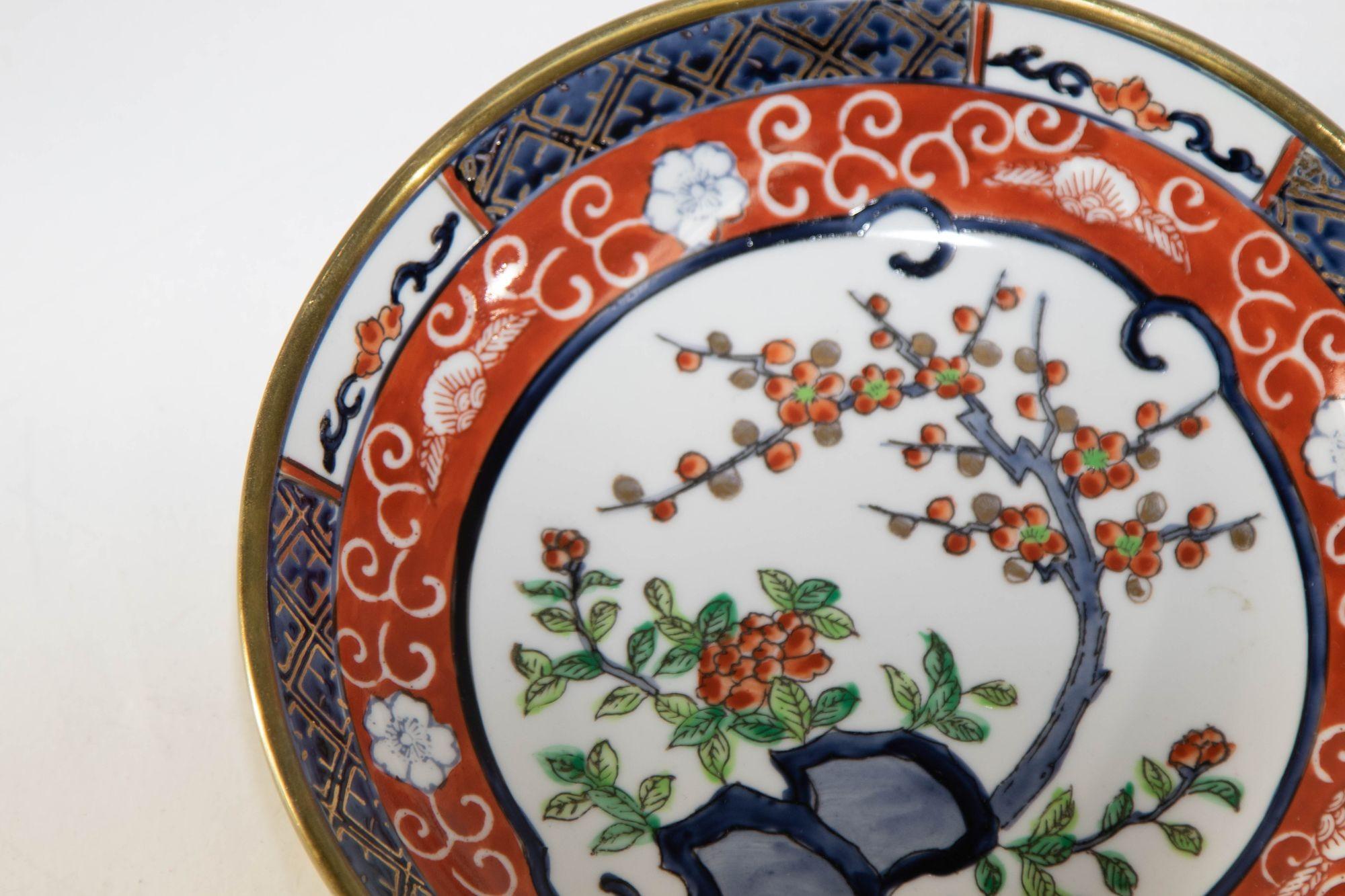 20th Century Vintage Japanese Imari Porcelain Bowl Hand-Painted for Geary's Beverly Hill For Sale