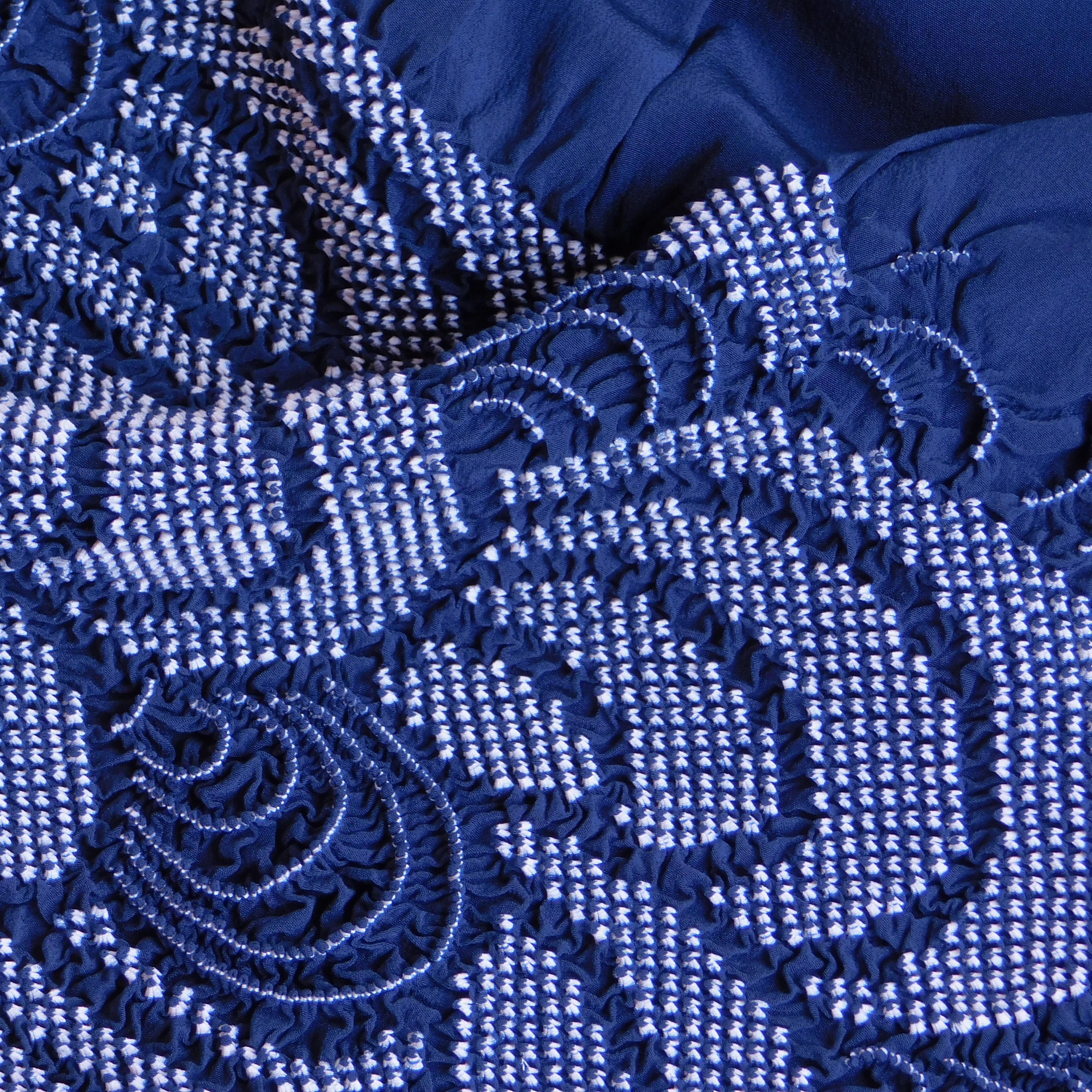 Vintage Japanese Indigo Blue Silk Shibori Obi Scarf   In Good Condition For Sale In Antwerp, BE