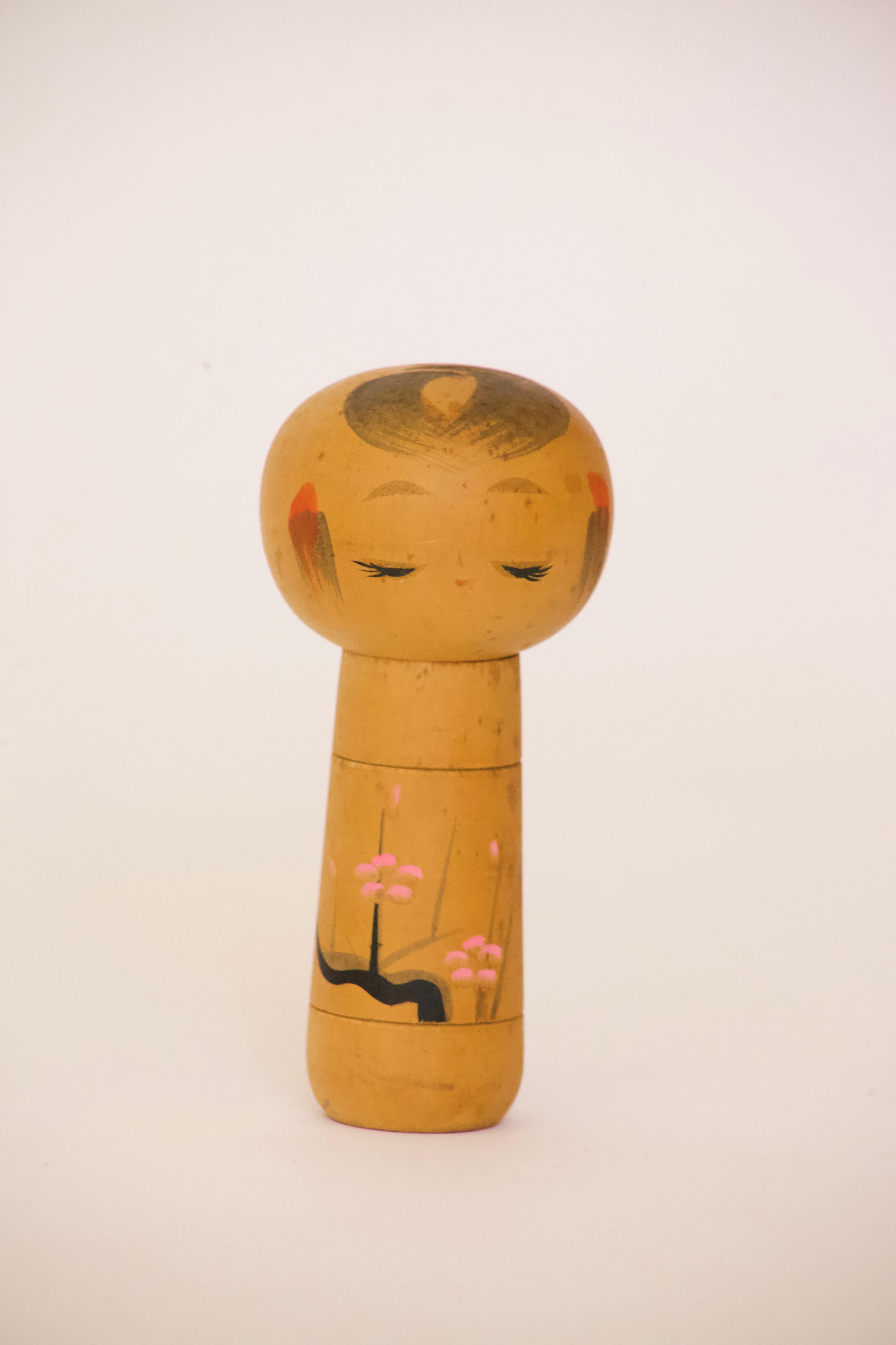 Vintage Japanese Kokeshi Dolls For Sale 7