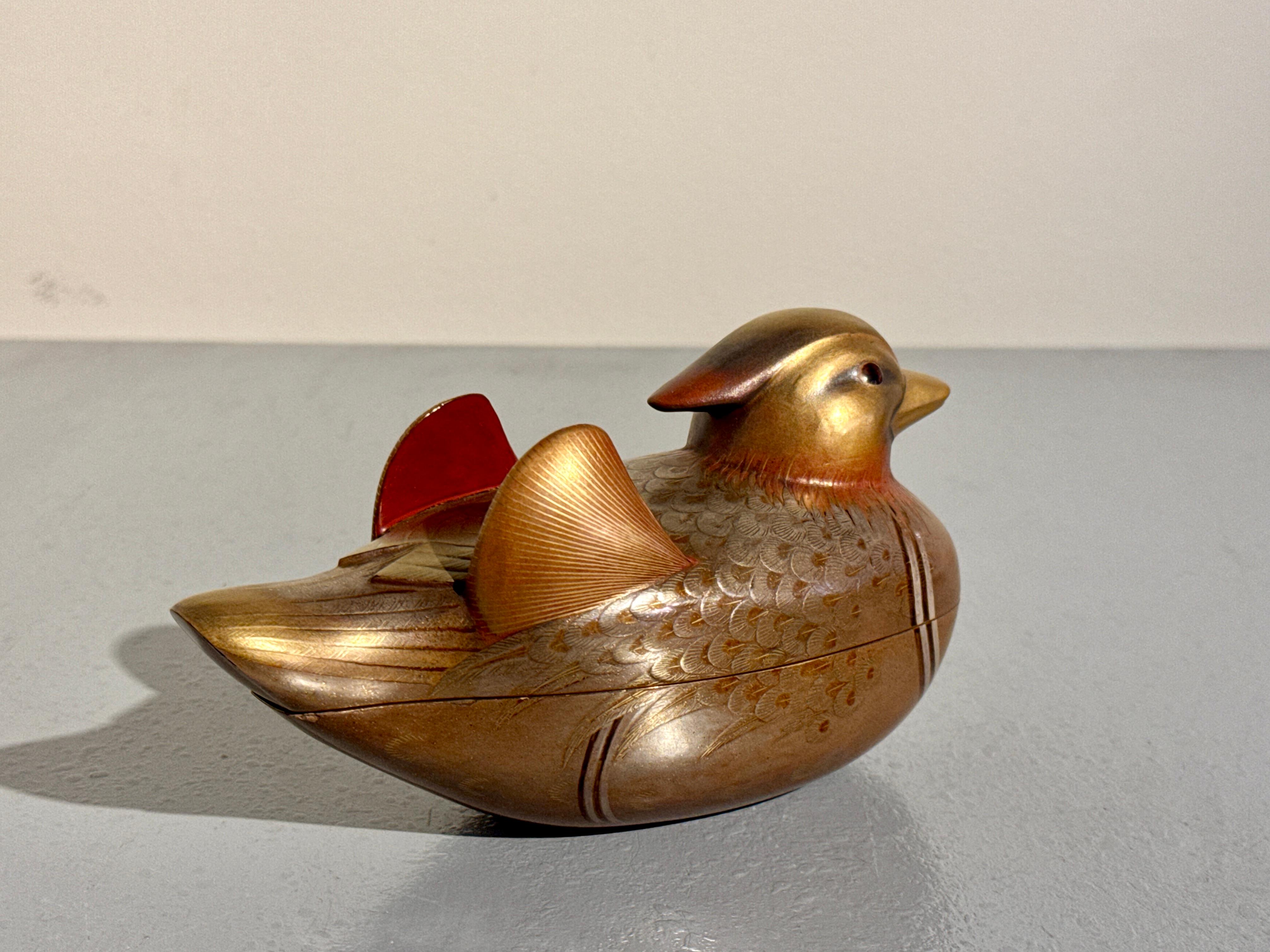 Vintage Japanese Lacquer Duck Box by Zohiko, Showa Era, Mid 20th Century, Japan In Fair Condition For Sale In Austin, TX