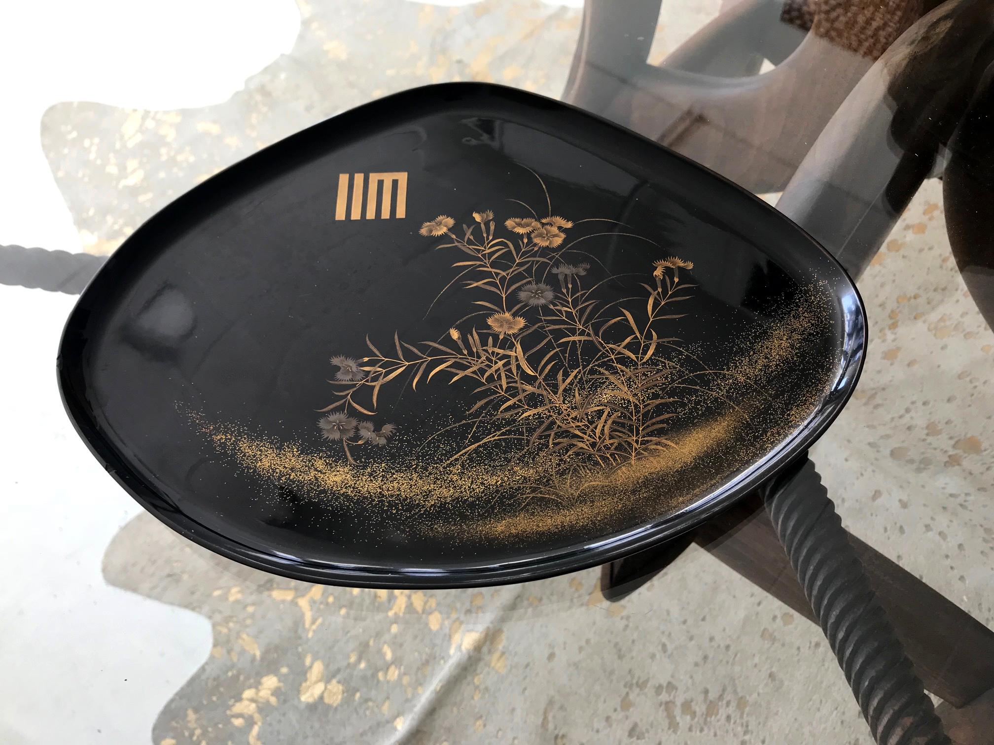 Japonisme An Antique Japanese Lacquer Maki-e Tray For Sale