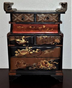 Vintage Japanese Lacquered Trinket Box