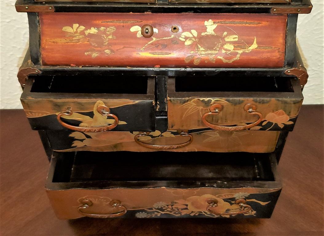 Vintage Japanese Lacquered Trinket Box 2
