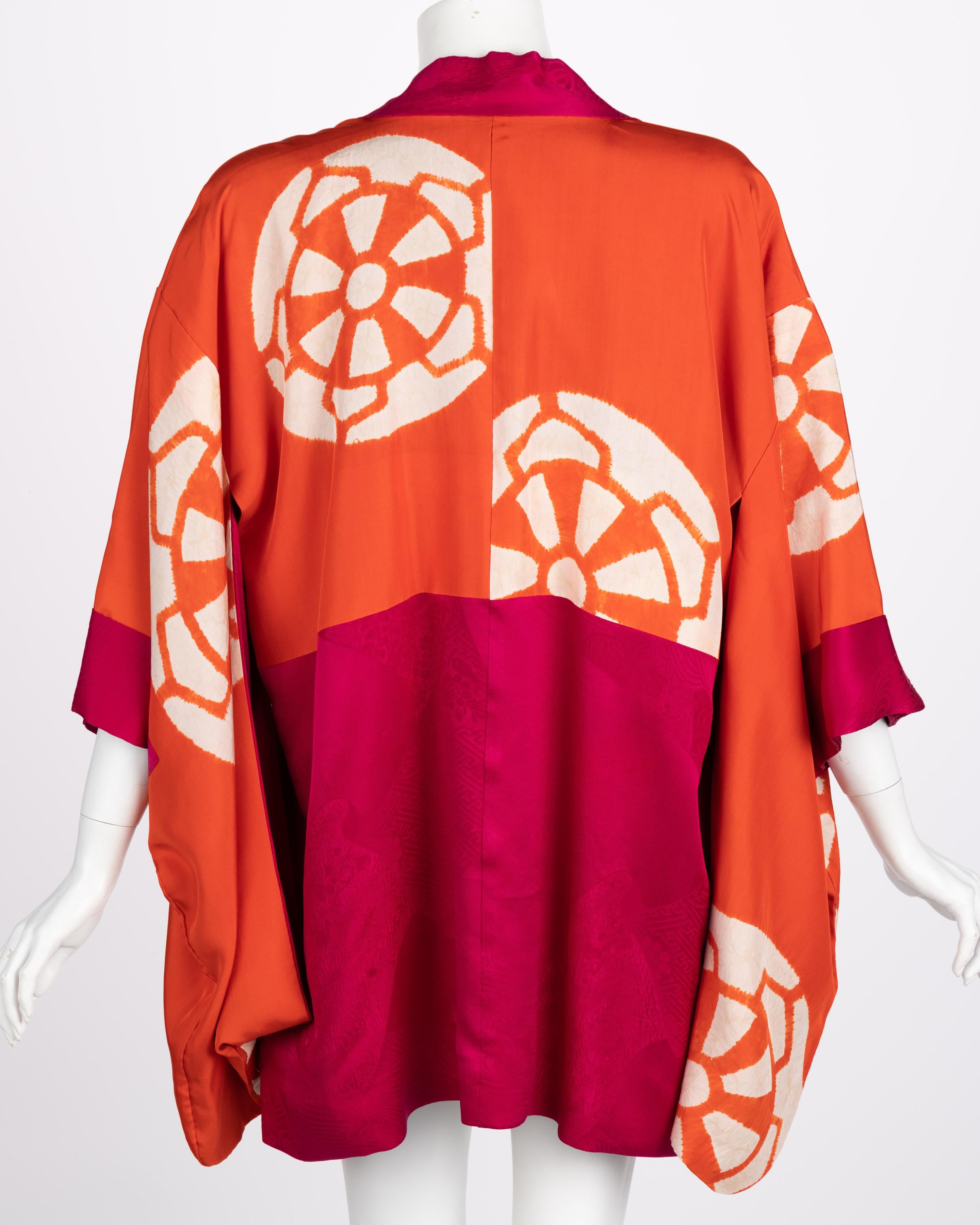 Veste kimono japonaise vintage en soie orange magenta teintée par cravate, années 1970 Excellent état - En vente à Boca Raton, FL