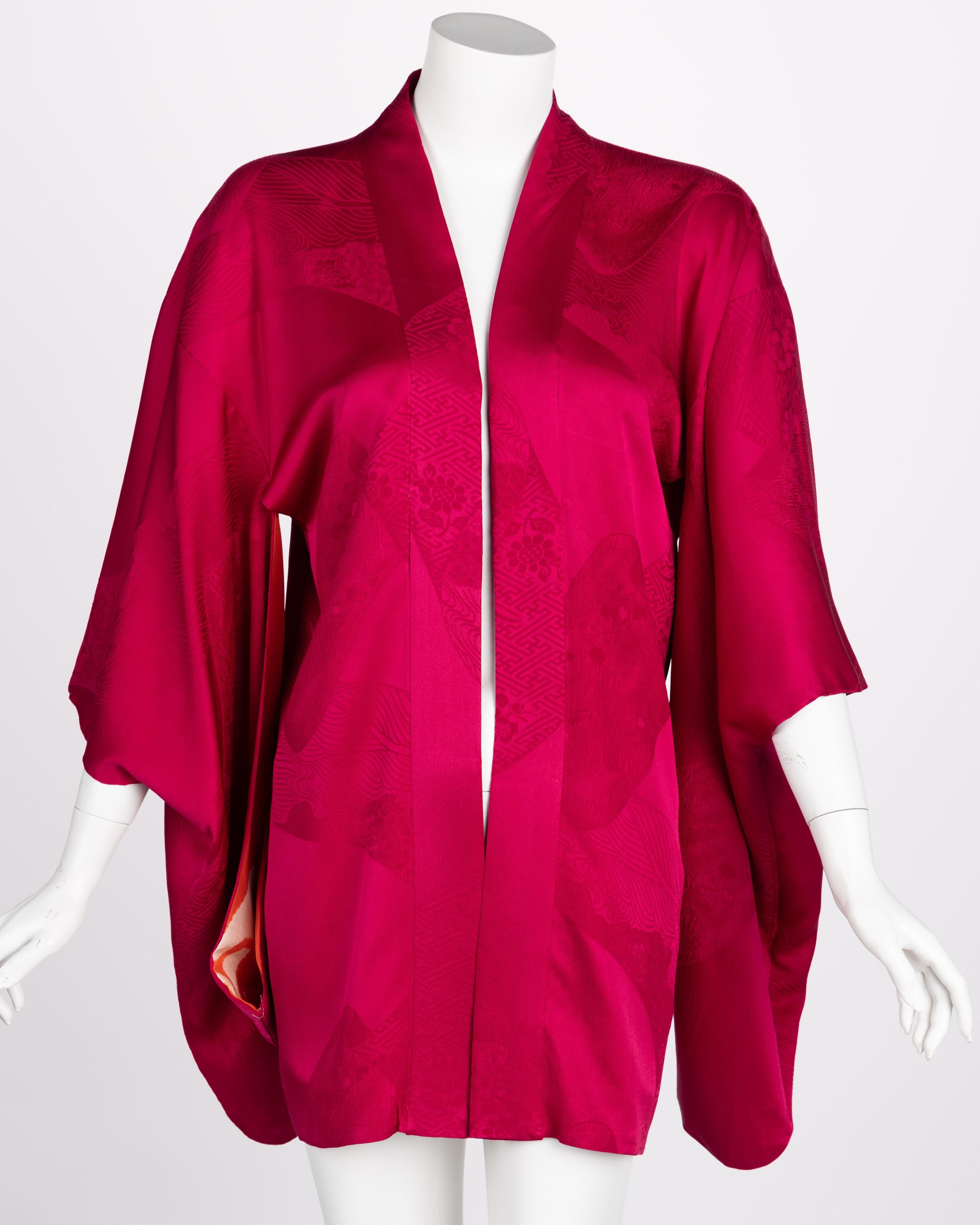 Veste kimono japonaise vintage en soie orange magenta teintée par cravate, années 1970 Pour femmes en vente