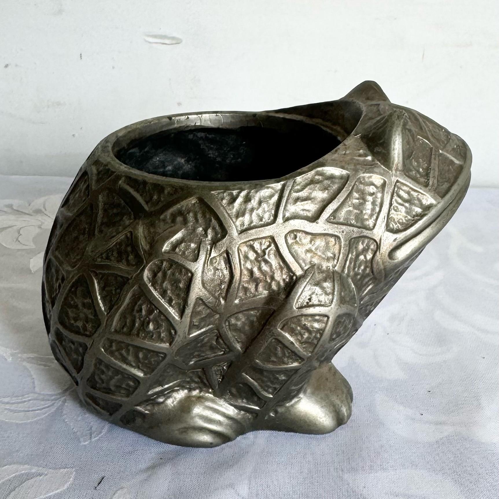 Vintage Japanese Metal Frog Vase/Planter In Good Condition In Delray Beach, FL