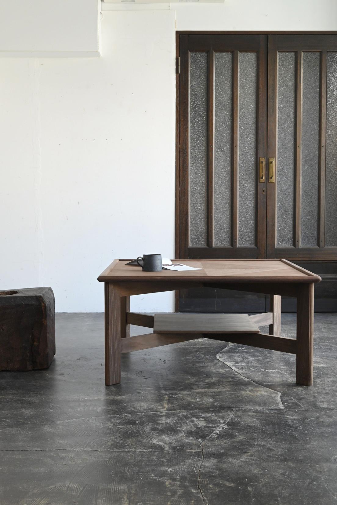 Mesa japonesa vintage de diseño moderno / 1950-1990 / Montada en venta 11