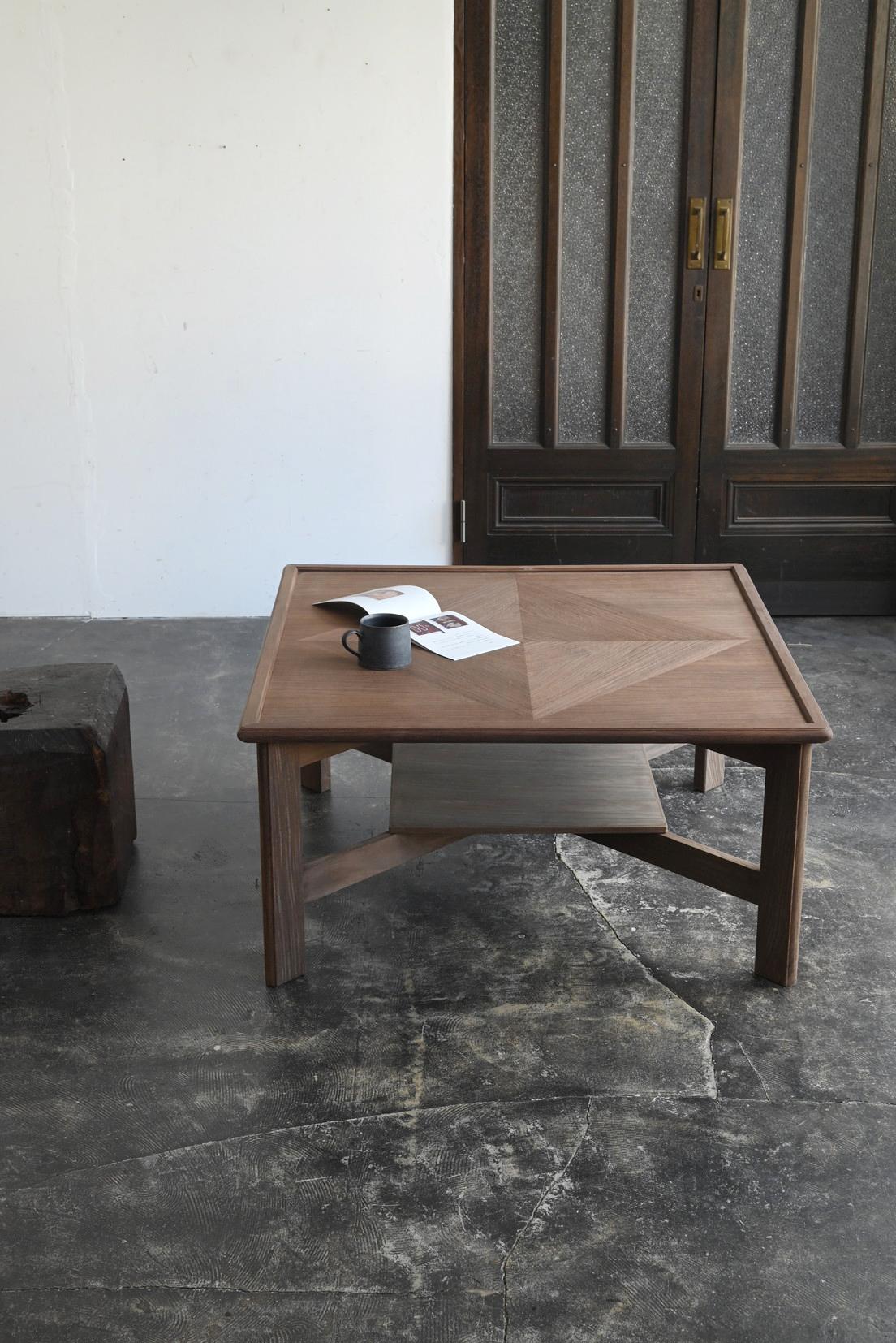 Mesa japonesa vintage de diseño moderno / 1950-1990 / Montada Showa en venta