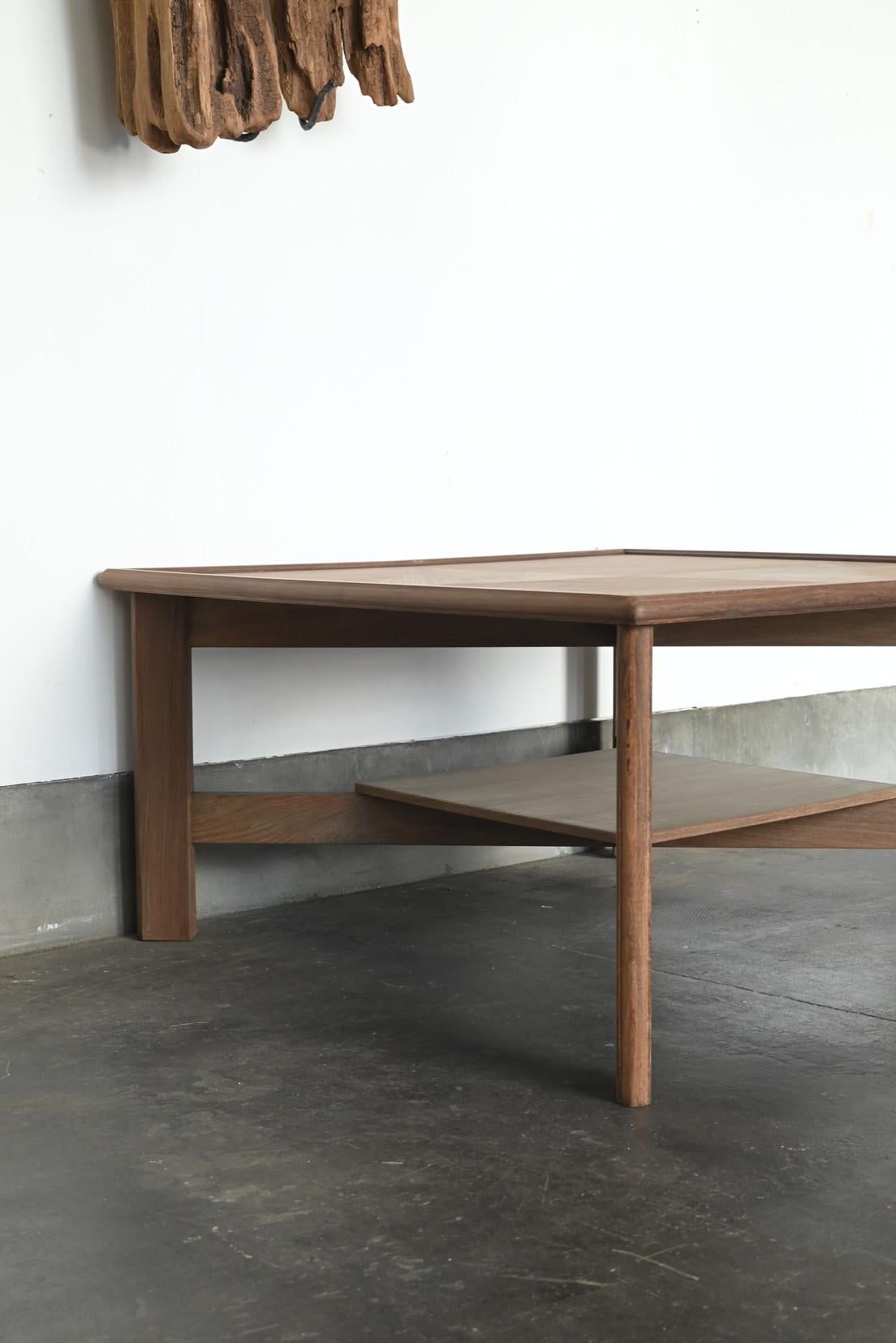 Mesa japonesa vintage de diseño moderno / 1950-1990 / Montada Carpintería en venta