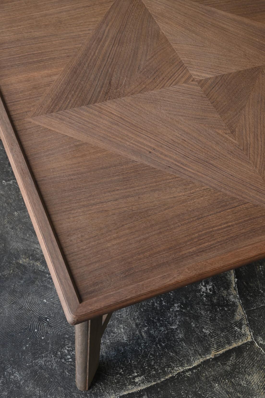 Mesa japonesa vintage de diseño moderno / 1950-1990 / Montada en venta 1