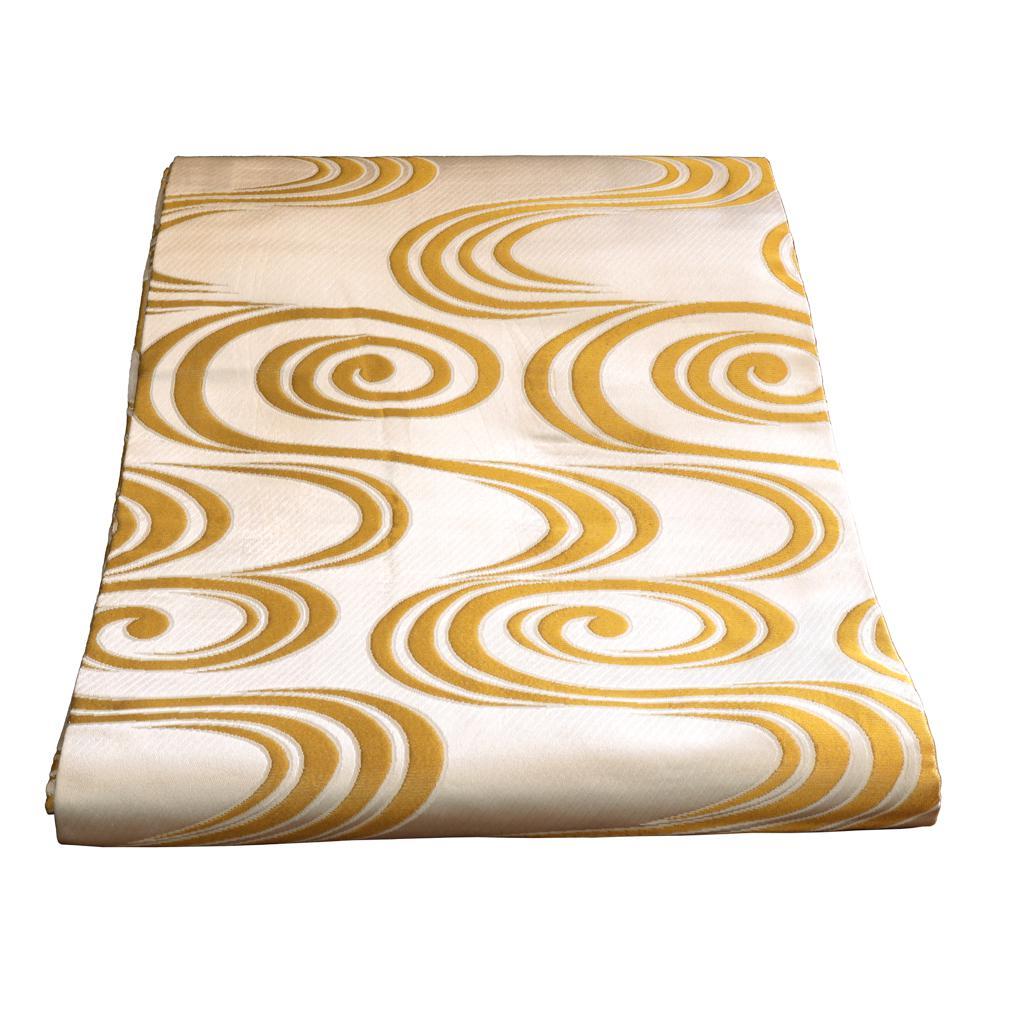 Obi japonés vintage, motivo ondulado abstracto dorado sobre blanco Japonés en venta