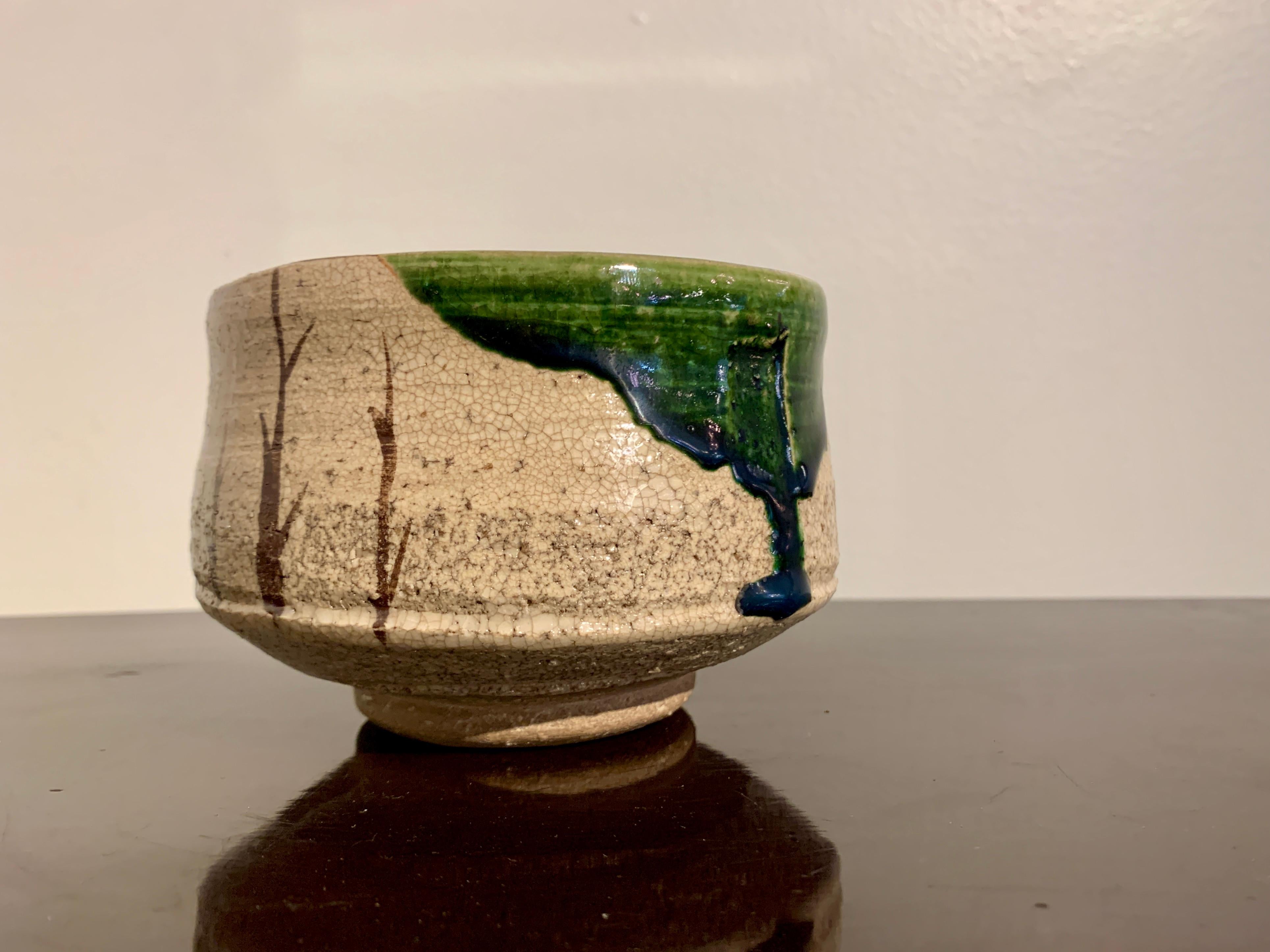 Vintage Japanese Oribe Ware Tea Bowl, Chawan, by Matsumoto Tetsuzan In Good Condition For Sale In Austin, TX