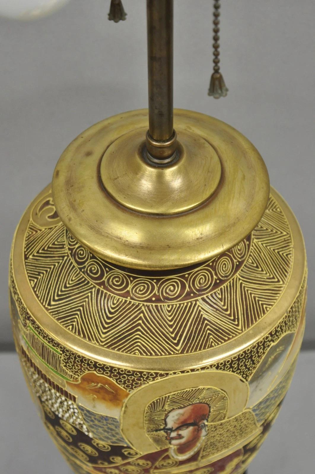Vintage Japanese Oriental Porcelain Satsuma Vase Gold Gilt Figural Table Lamp For Sale 1