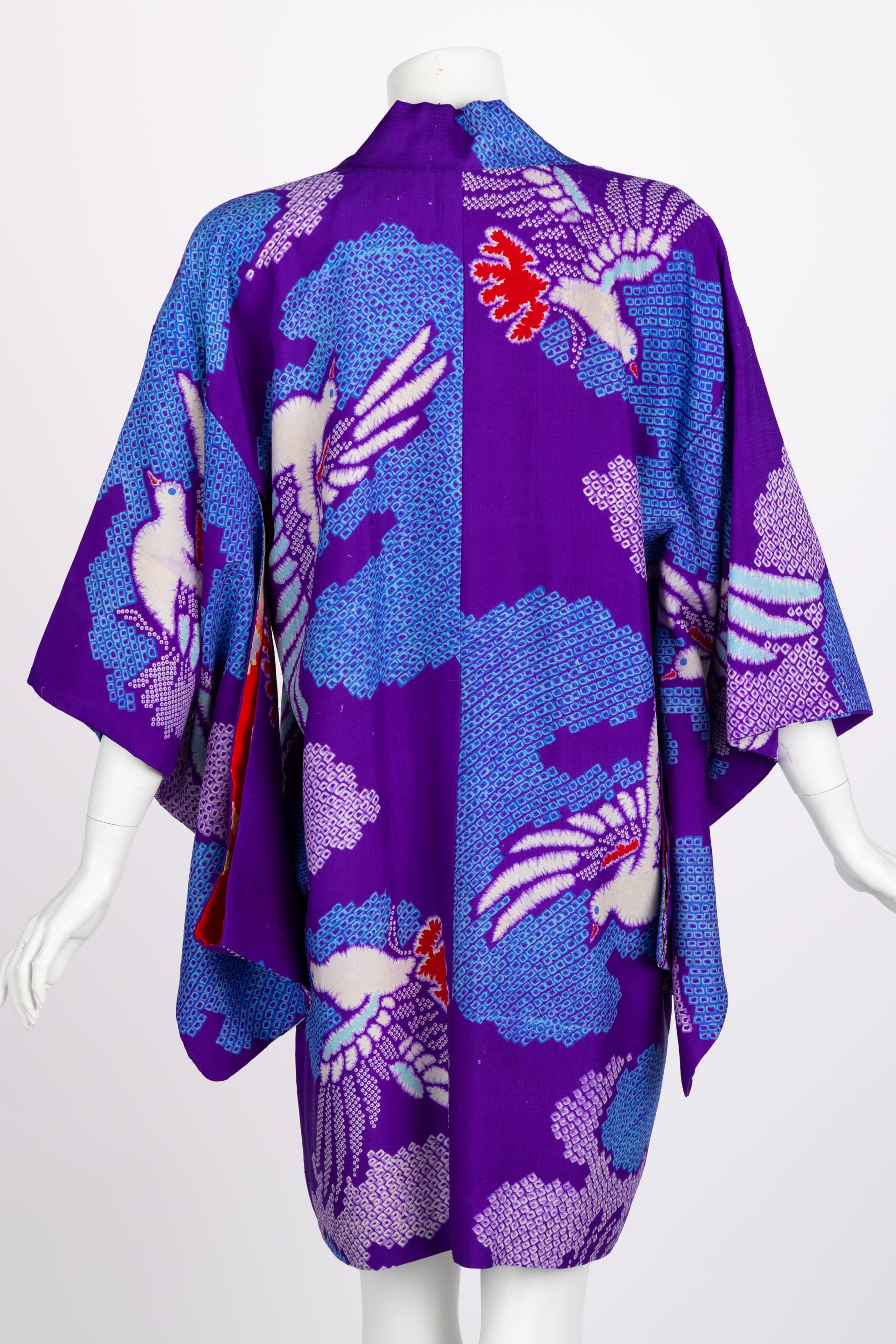 Vintage Japanese Purple Blue Bird Kimono Jacket In Good Condition For Sale In Boca Raton, FL