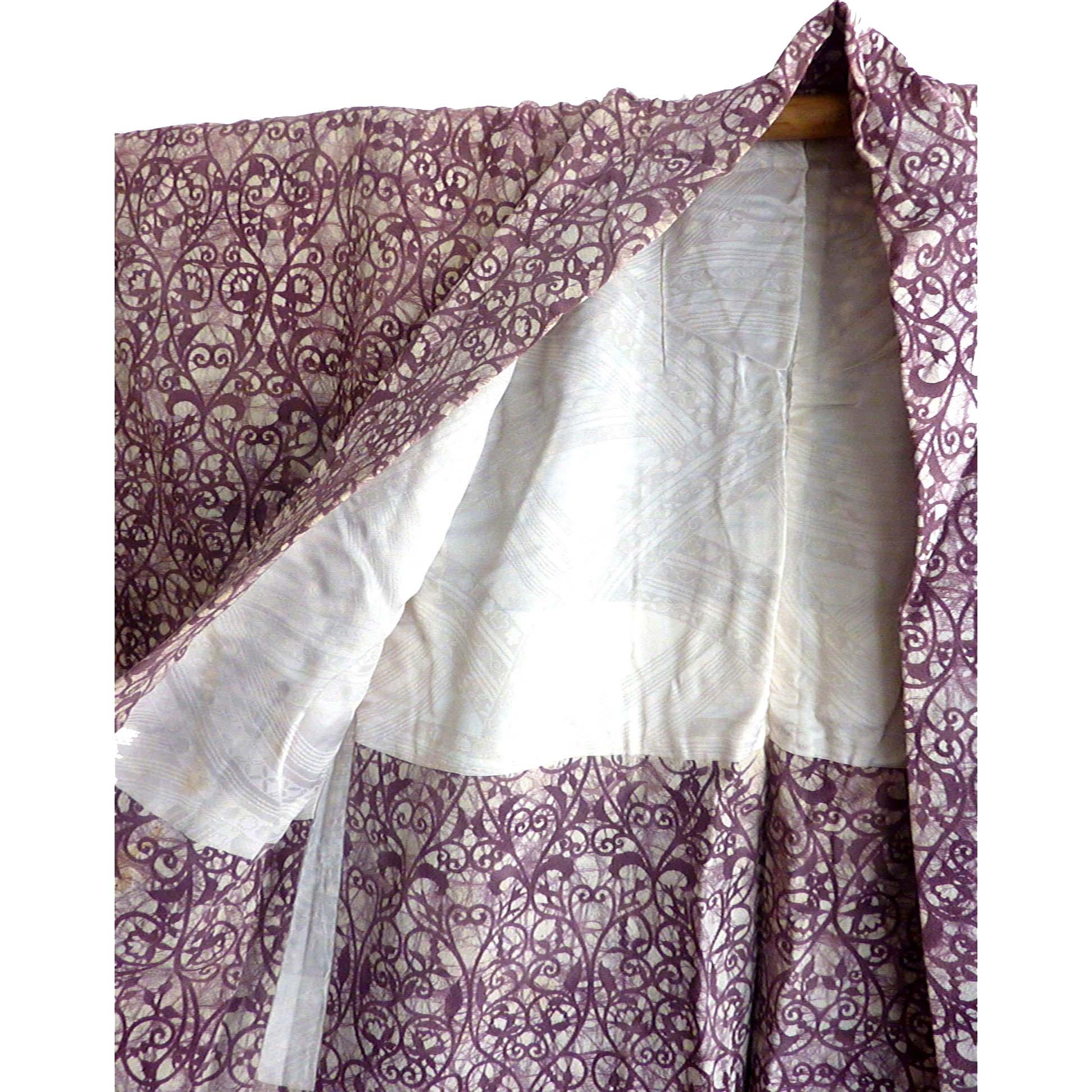 Circa: 1910-1920
Place of Origin: Japan
Material: Silk
Condition: Very good
Gray-ground printed all silk kimono is hand-sewn and handmade in Japan.
Some shading unsure if it's original print design or not.
 
Total length 34