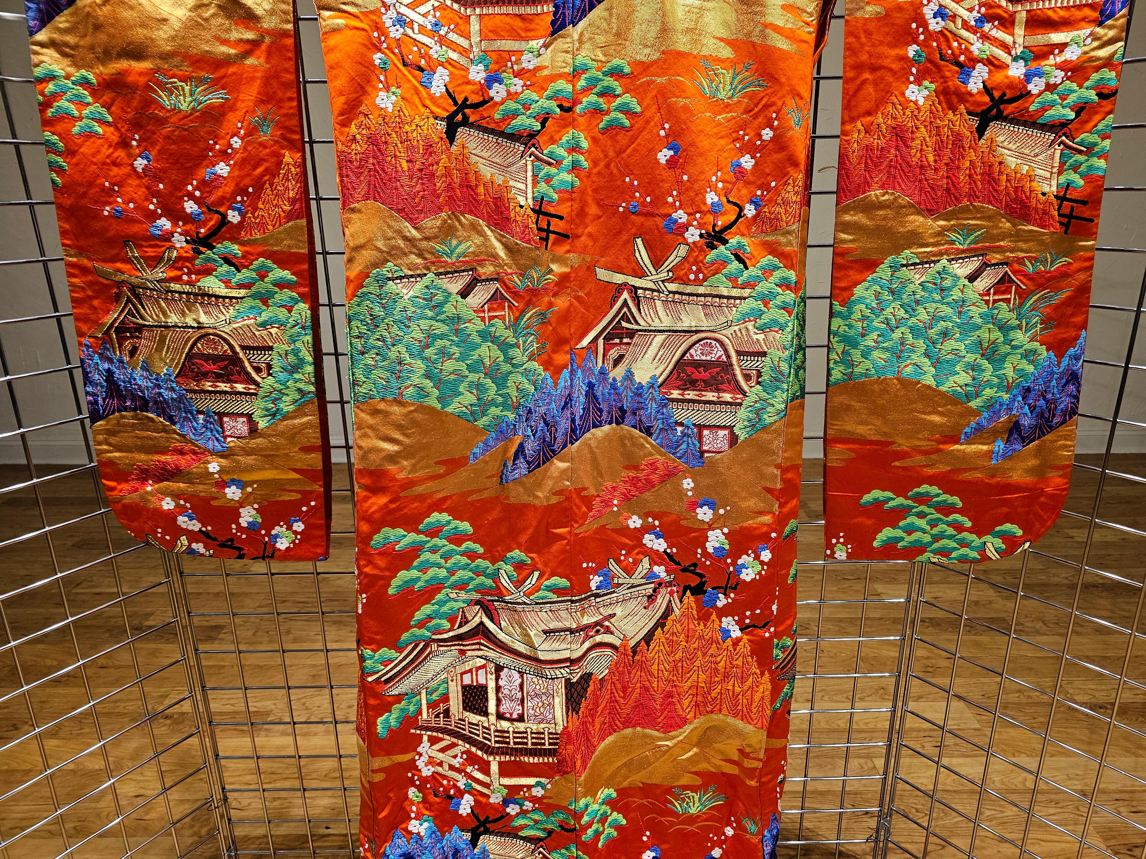 Vintage Japanese Silk Brocade Embroidery Ceremonial Kimono in Green, Red, Blue For Sale 8