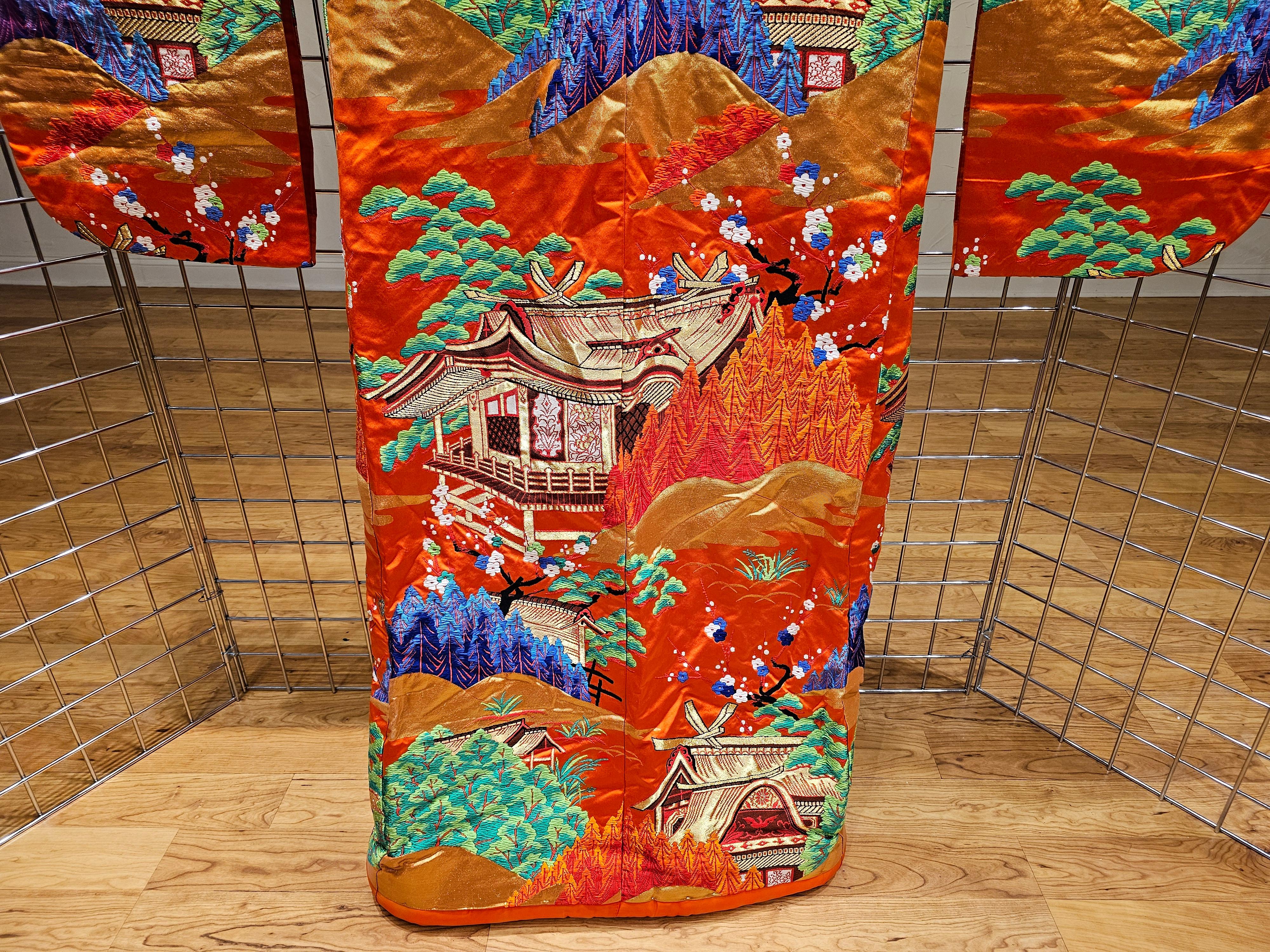 Japanischer zeremonieller Kimono aus Seidenbrokat-Stickerei in Grün, Rot, Blau im Angebot 8