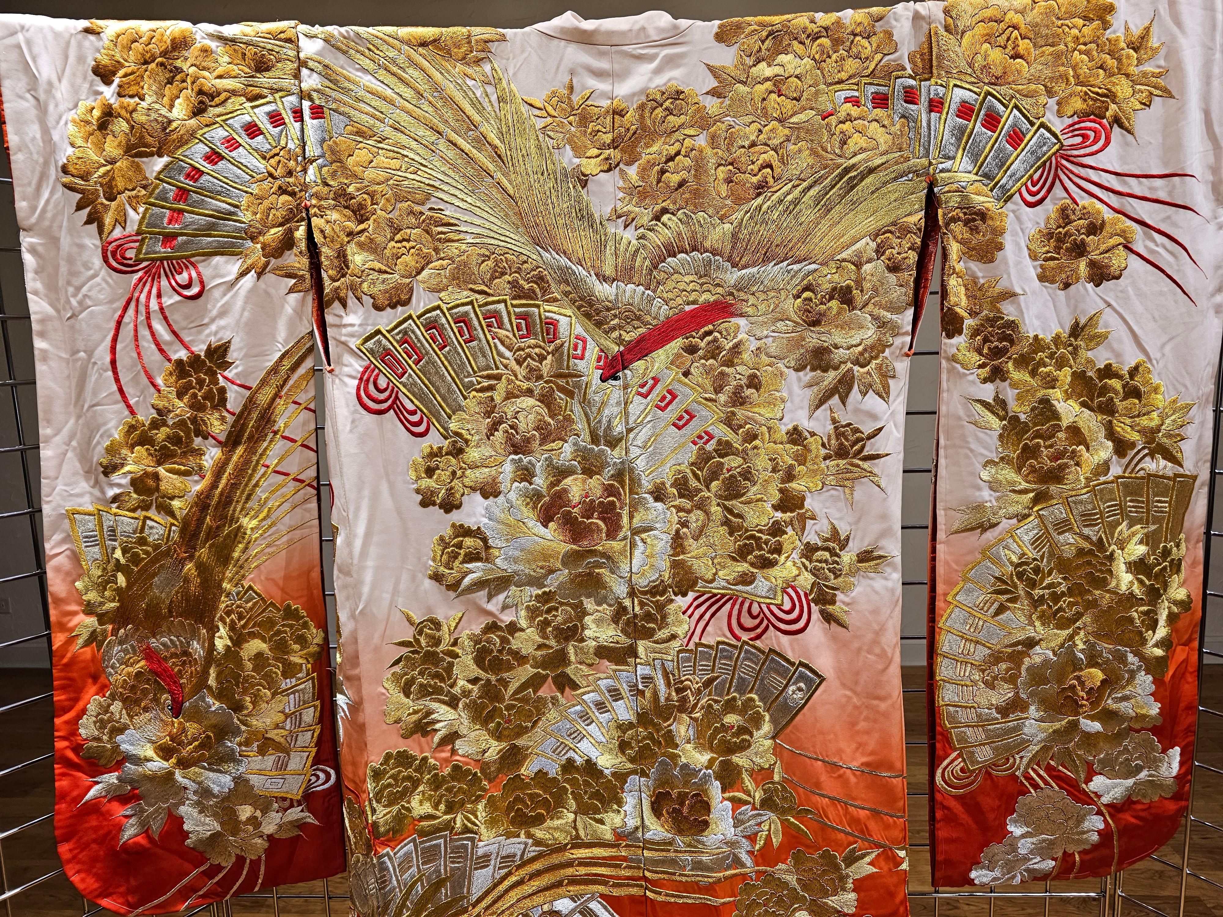 Vintage Japanese Silk Brocade Embroidery Ceremonial Kimono in Ivory, Red, Gold For Sale 7