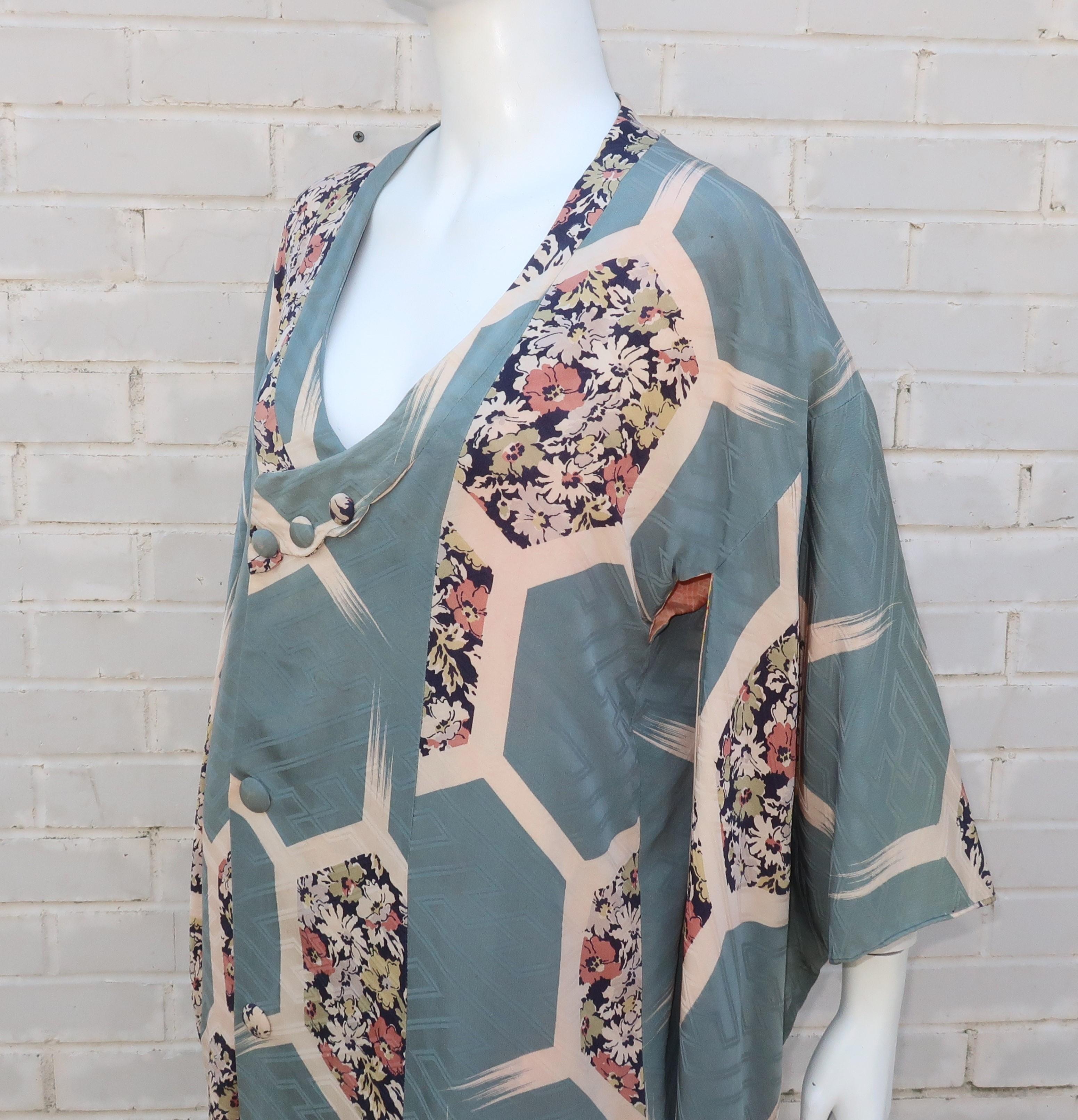 Vintage Japanese Silk Kimono Jacket Robe With Unique Closure 1