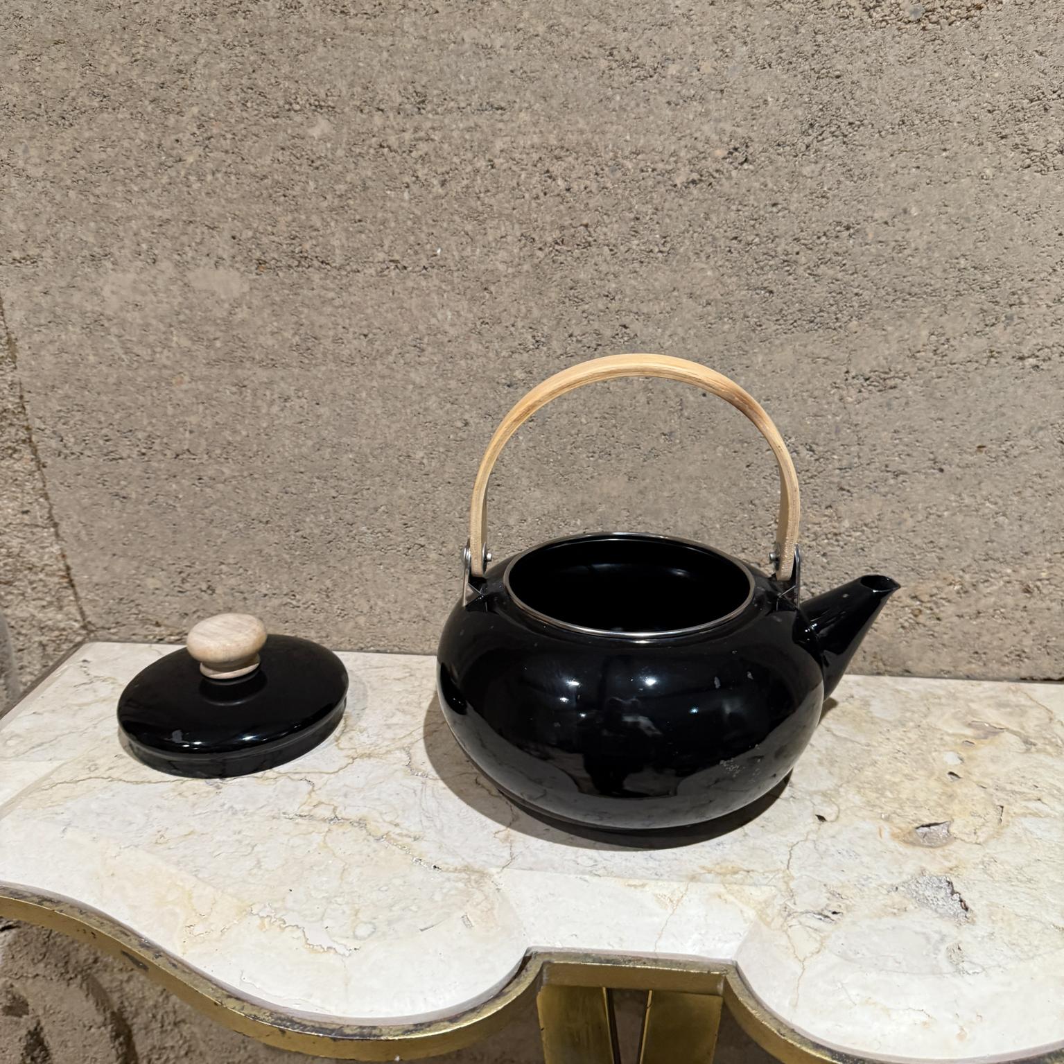 Pequeña tetera japonesa vintage de esmalte negro en venta 4