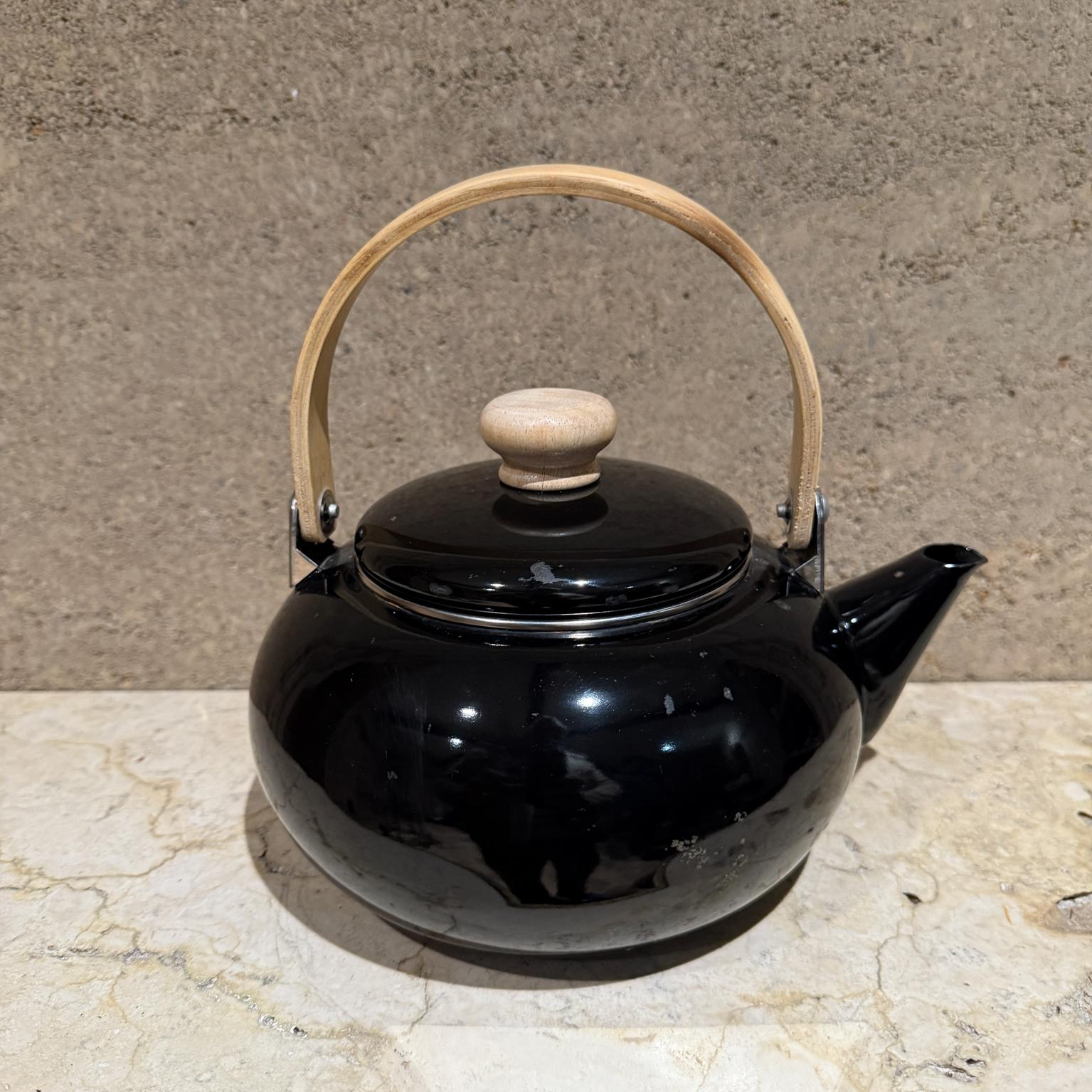 Pequeña tetera japonesa vintage de esmalte negro en venta 1