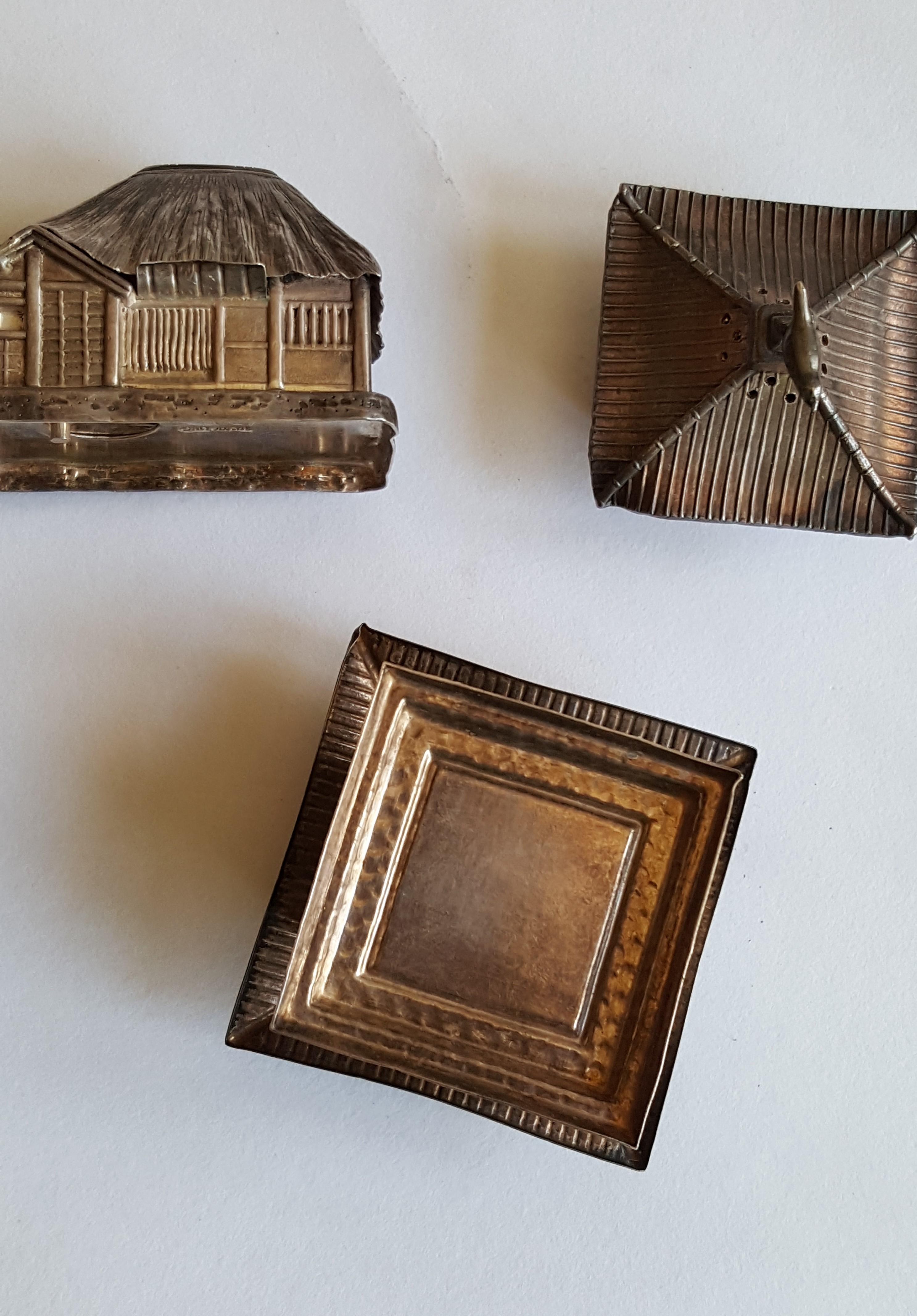 Vintage Japanese Sterling Salt and Pepper Shakers Pagoda and Asian Shaker Roof In Good Condition In Rancho Santa Fe, CA