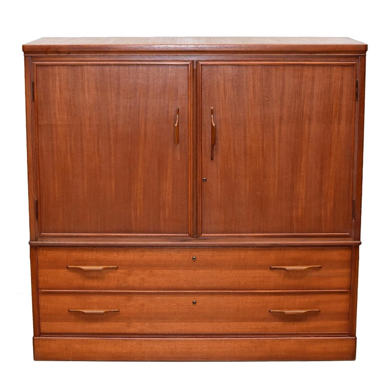 Vintage Japanese Tansu Chest, Dresser with Four Trays and Drawers at