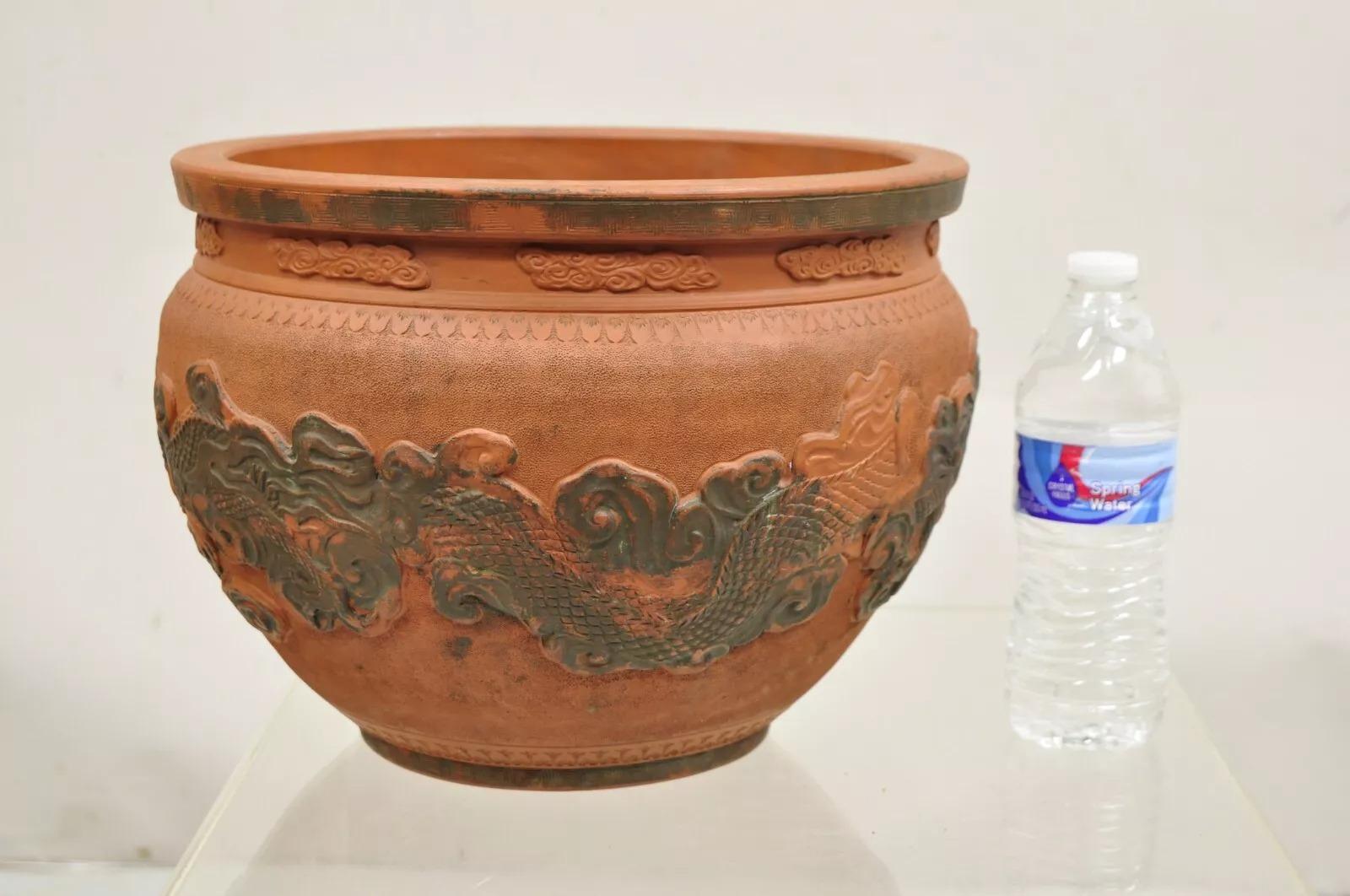 Vaso in terracotta Cachepot d'epoca giapponese Tokoname Ware Dragon Jardiniere in vendita 4