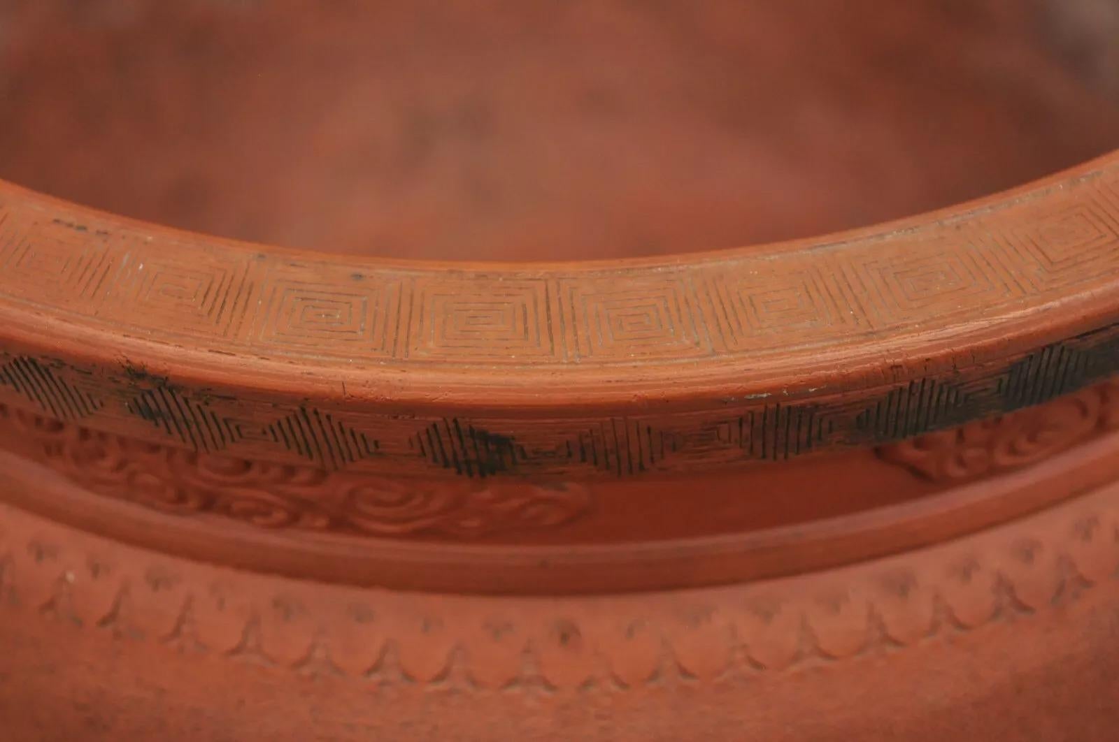 XX secolo Vaso in terracotta Cachepot d'epoca giapponese Tokoname Ware Dragon Jardiniere in vendita