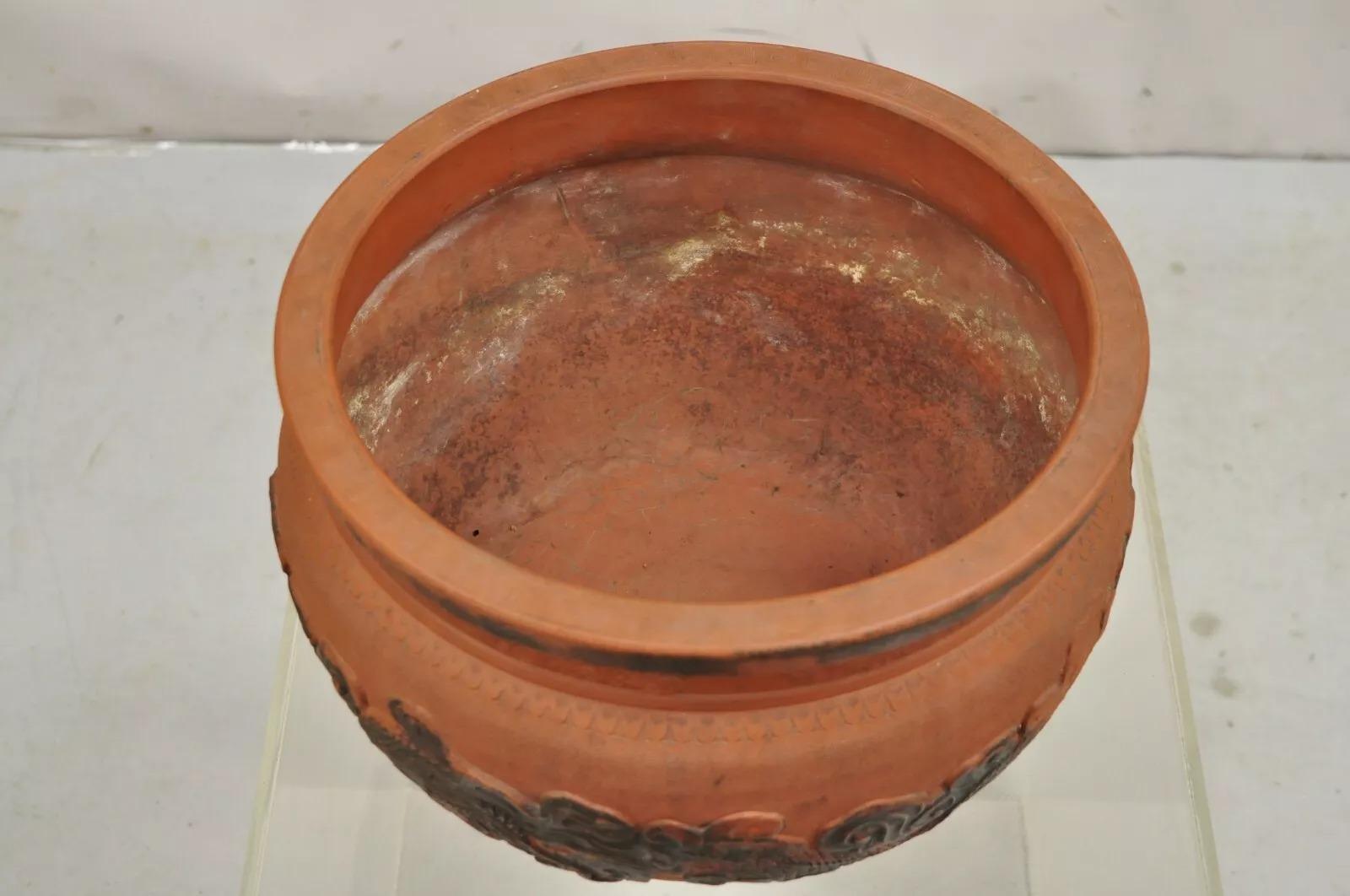 Terracotta Vaso in terracotta Cachepot d'epoca giapponese Tokoname Ware Dragon Jardiniere in vendita