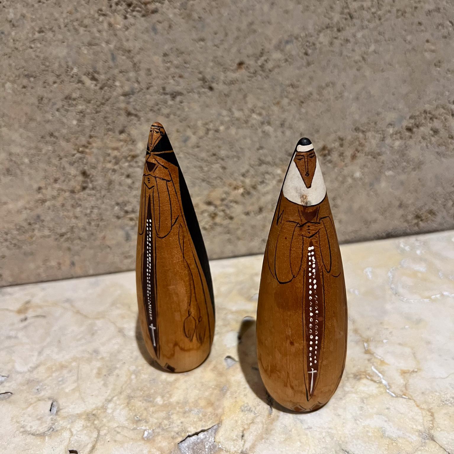 Mid-Century moderno Figure di monache trappiste giapponesi d'epoca in legno tornito in vendita