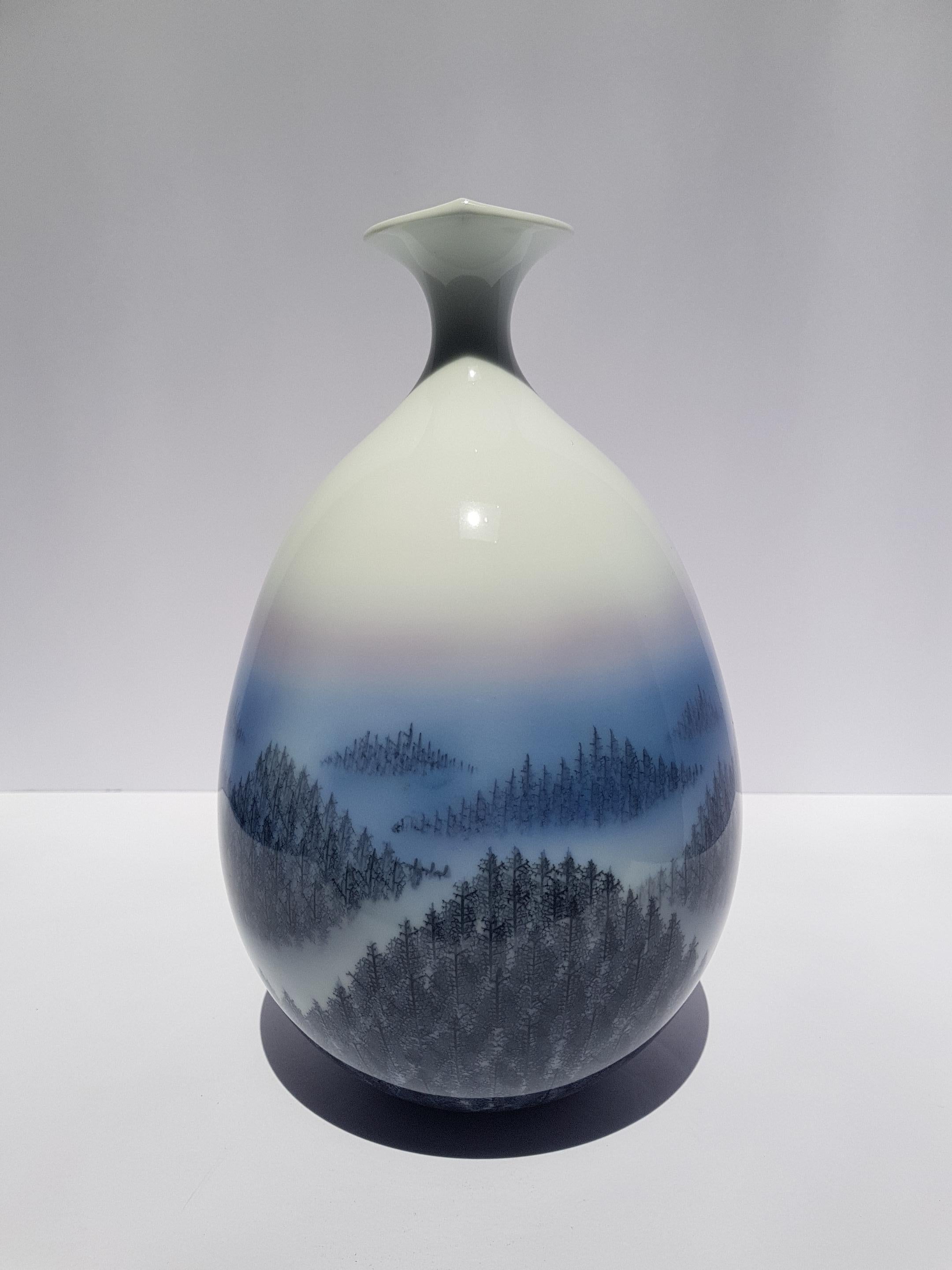 Vintage Japanische Vase Arita Künstler Fujii Shumei Winterlandschaft Berg 1936 (20. Jahrhundert) im Angebot