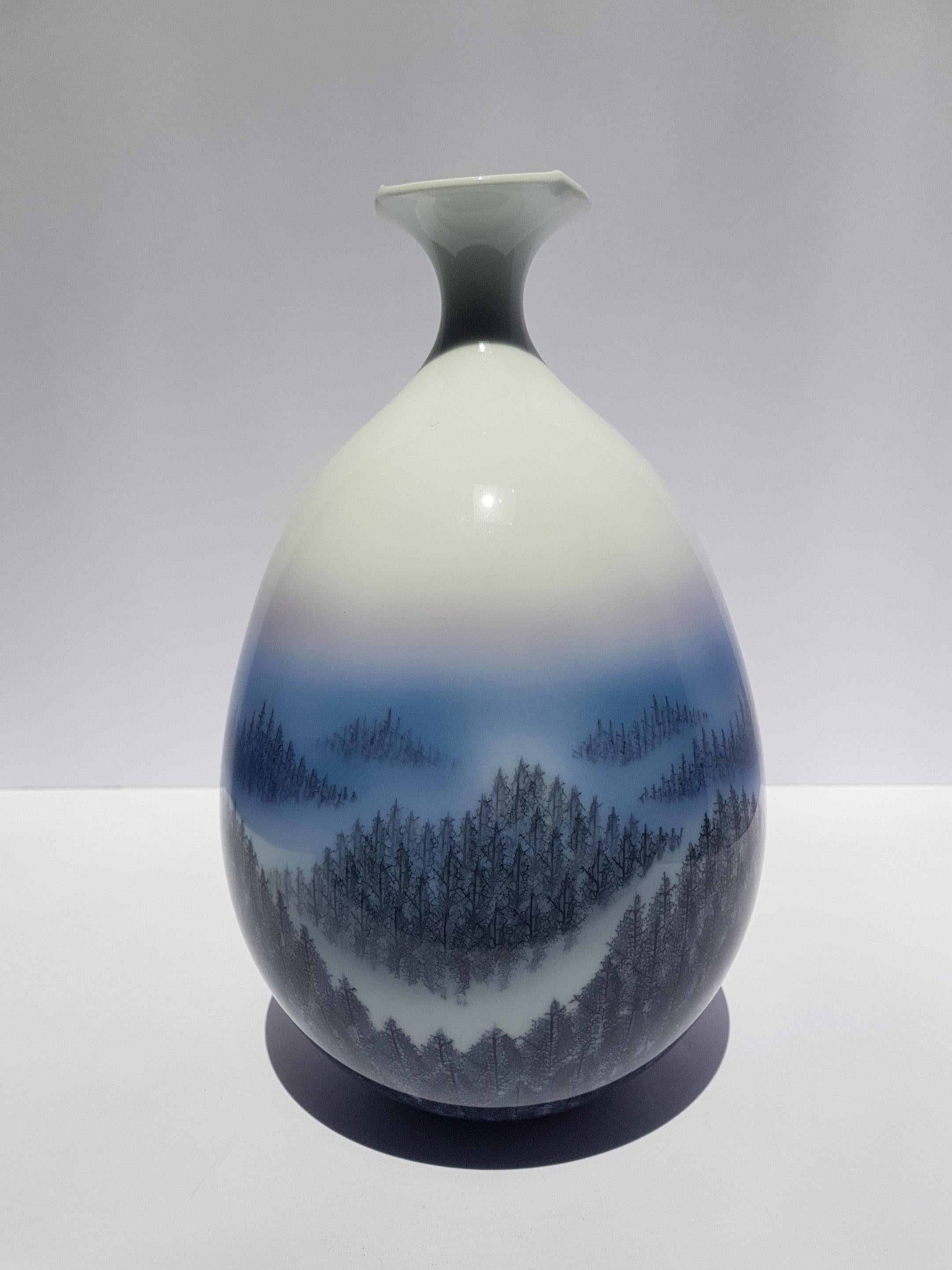 Vintage Japanische Vase Arita Künstler Fujii Shumei Winterlandschaft Berg 1936 (Porzellan) im Angebot