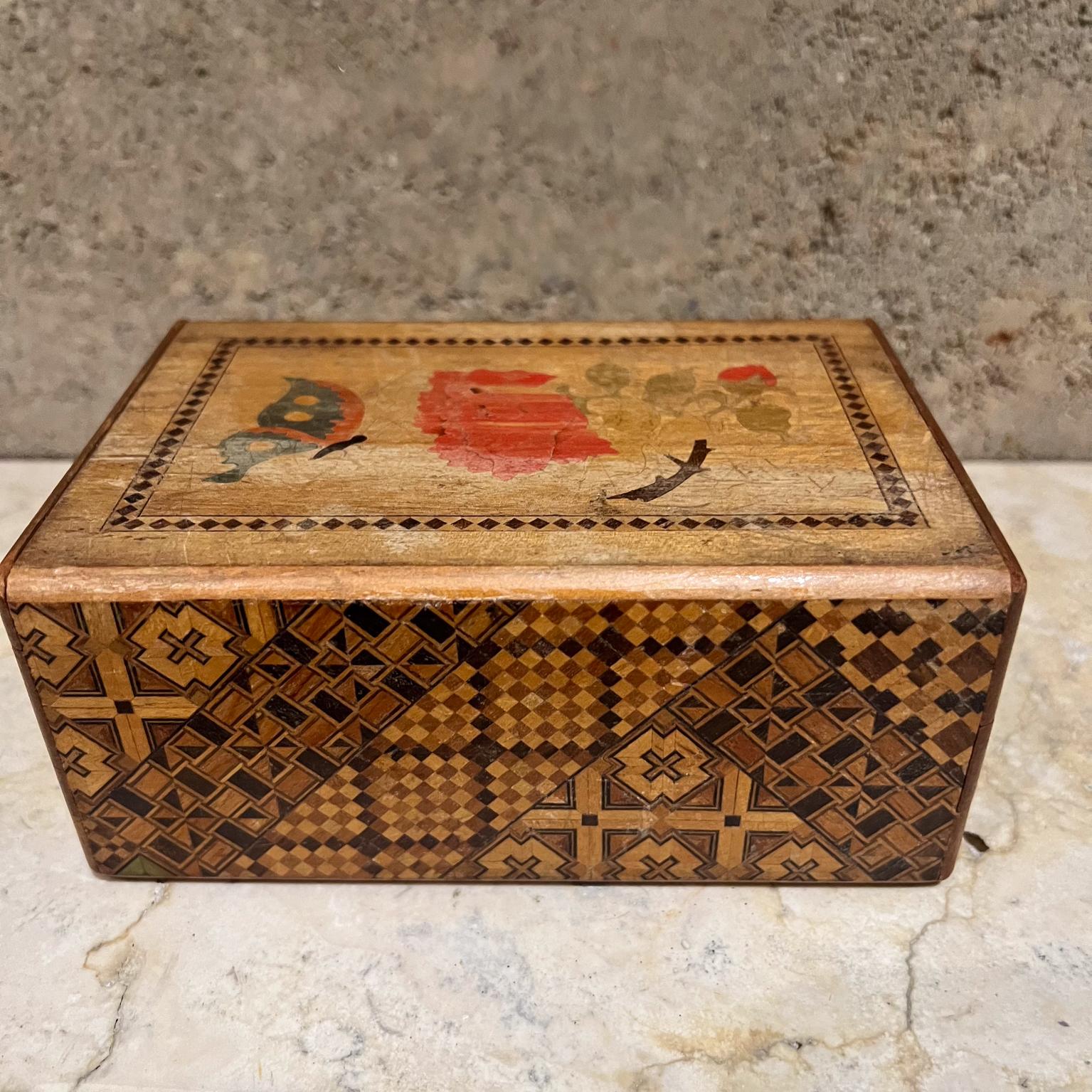 AMBIANIC presents
Japanese Secret Puzzle Trick Box Hidden Drawer
Vintage Wood Himitsu Bako Puzzle Box
2.75 x 6 w x 4 d
Preowned original vintage, refer to images.