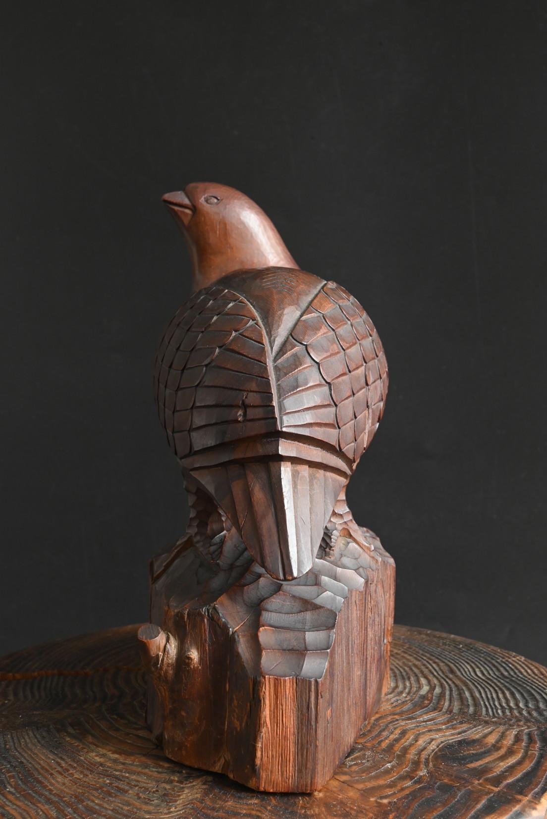 Intagliato a mano Statuetta giapponese d'epoca in legno di pernice bianca / Realizzata nel 1967 / Epoca Showa in vendita