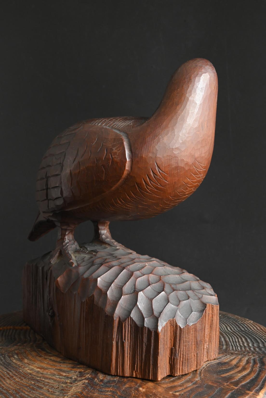 Metà XX secolo Statuetta giapponese d'epoca in legno di pernice bianca / Realizzata nel 1967 / Epoca Showa in vendita
