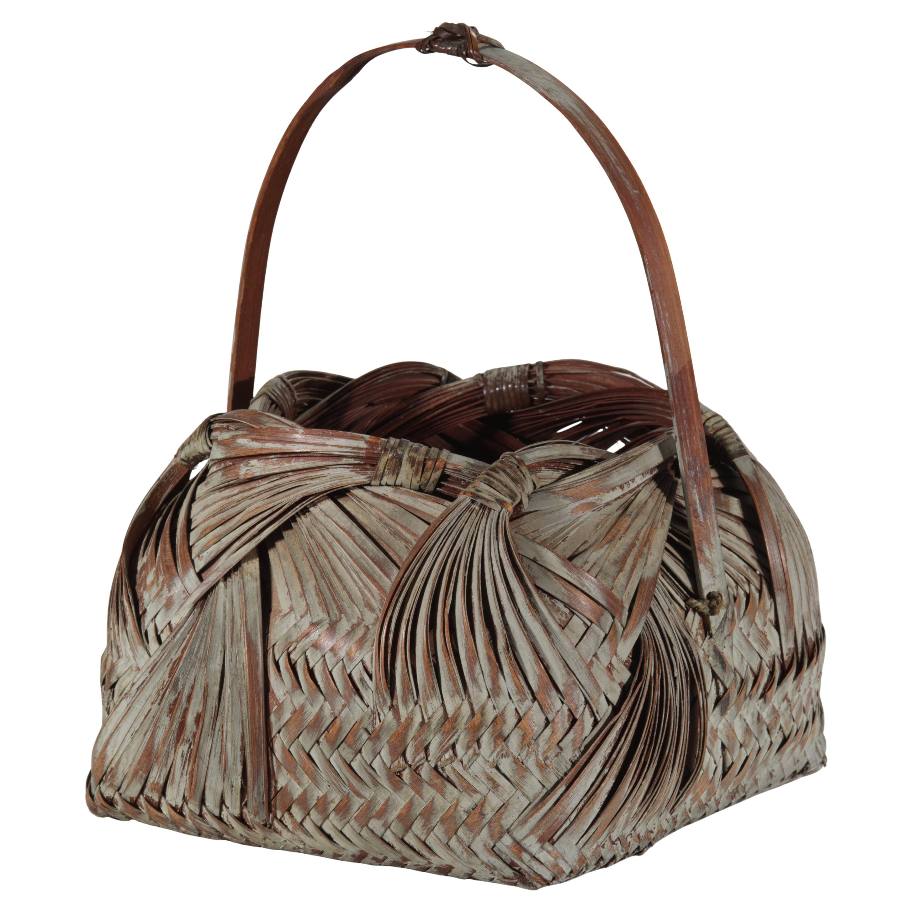 Vintage Japanese Woven Tinted Bamboo Ikebana Basket con manico