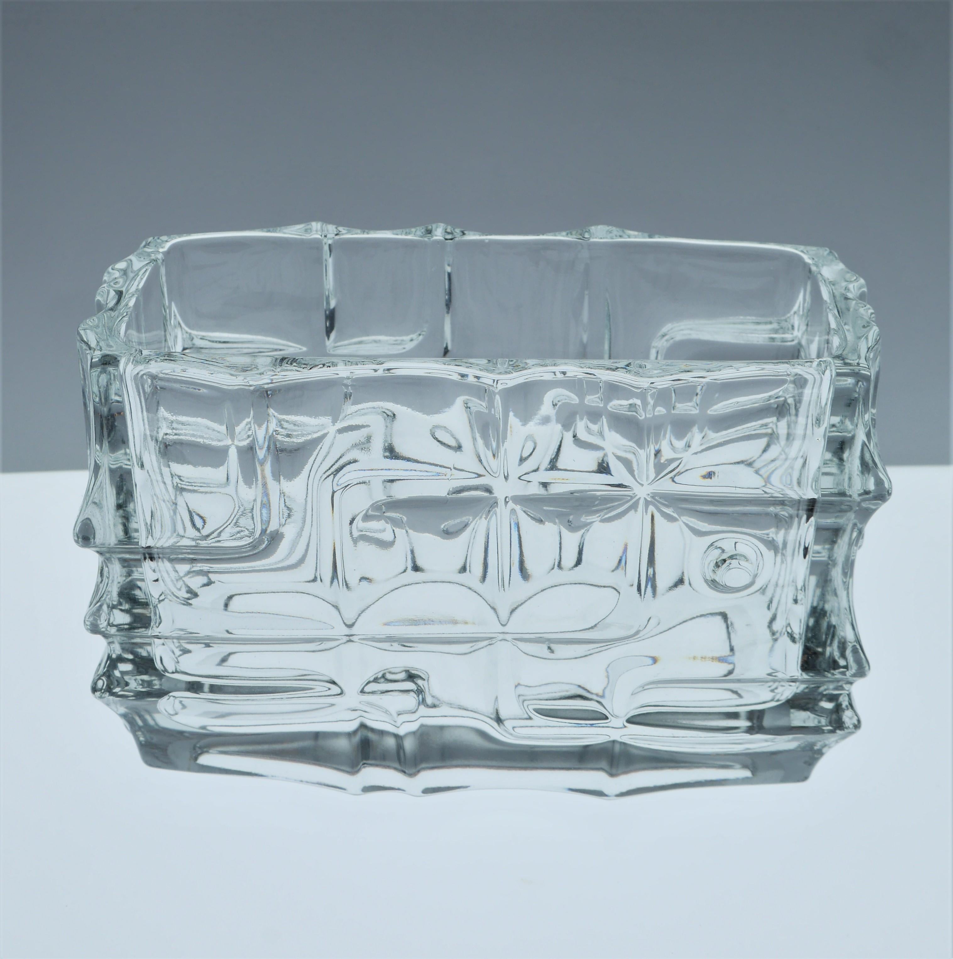 A beautiful clear glass Jardiniere vase, known as 