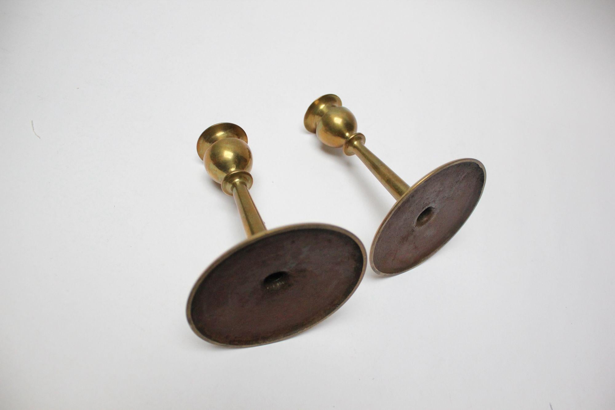 Vintage Jarvie-Style Brass Candlesticks In Good Condition For Sale In Brooklyn, NY