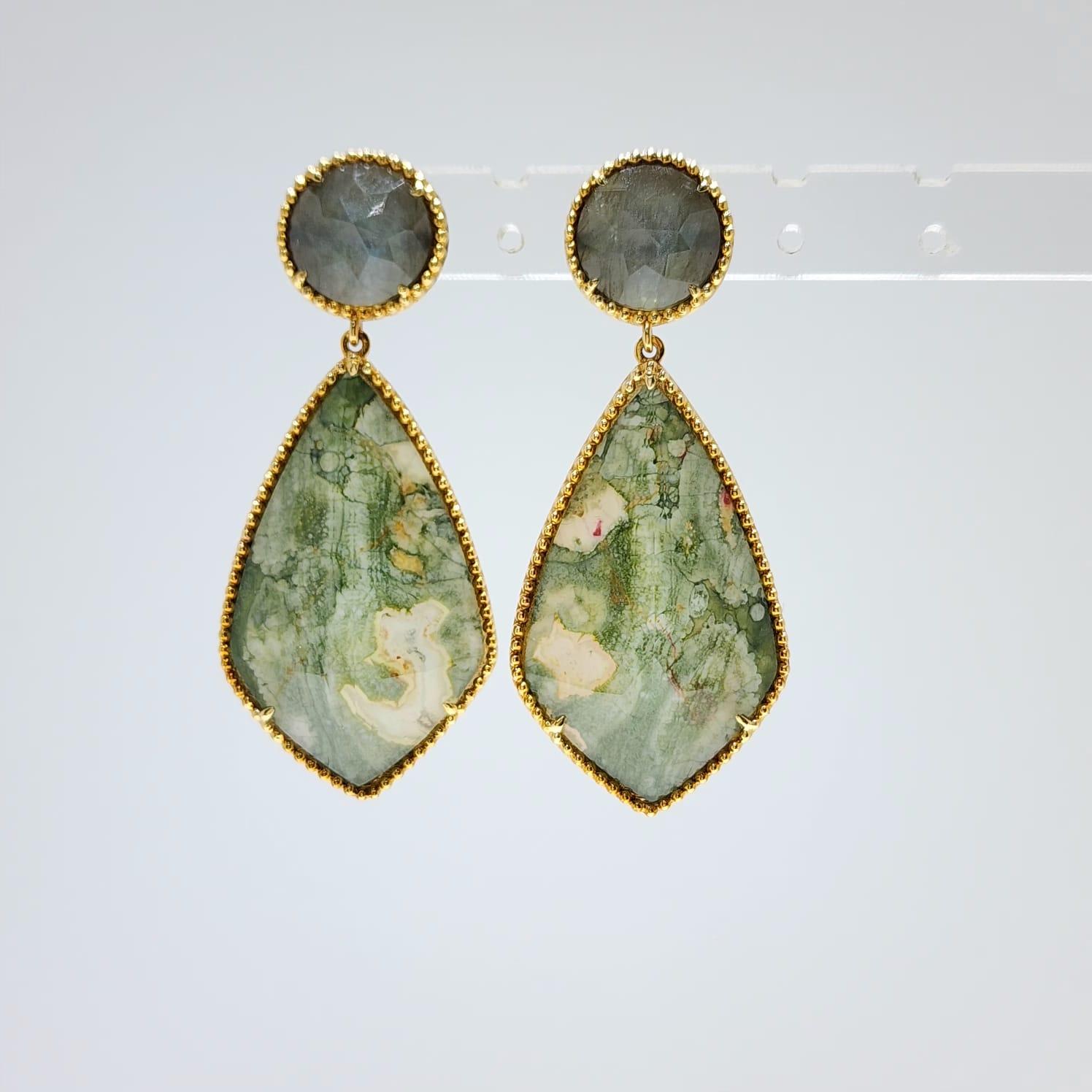 Women's Vintage Jasper Labradorite Rock Crystal Doublet Earrings in 18 Karat Yellow Gold For Sale