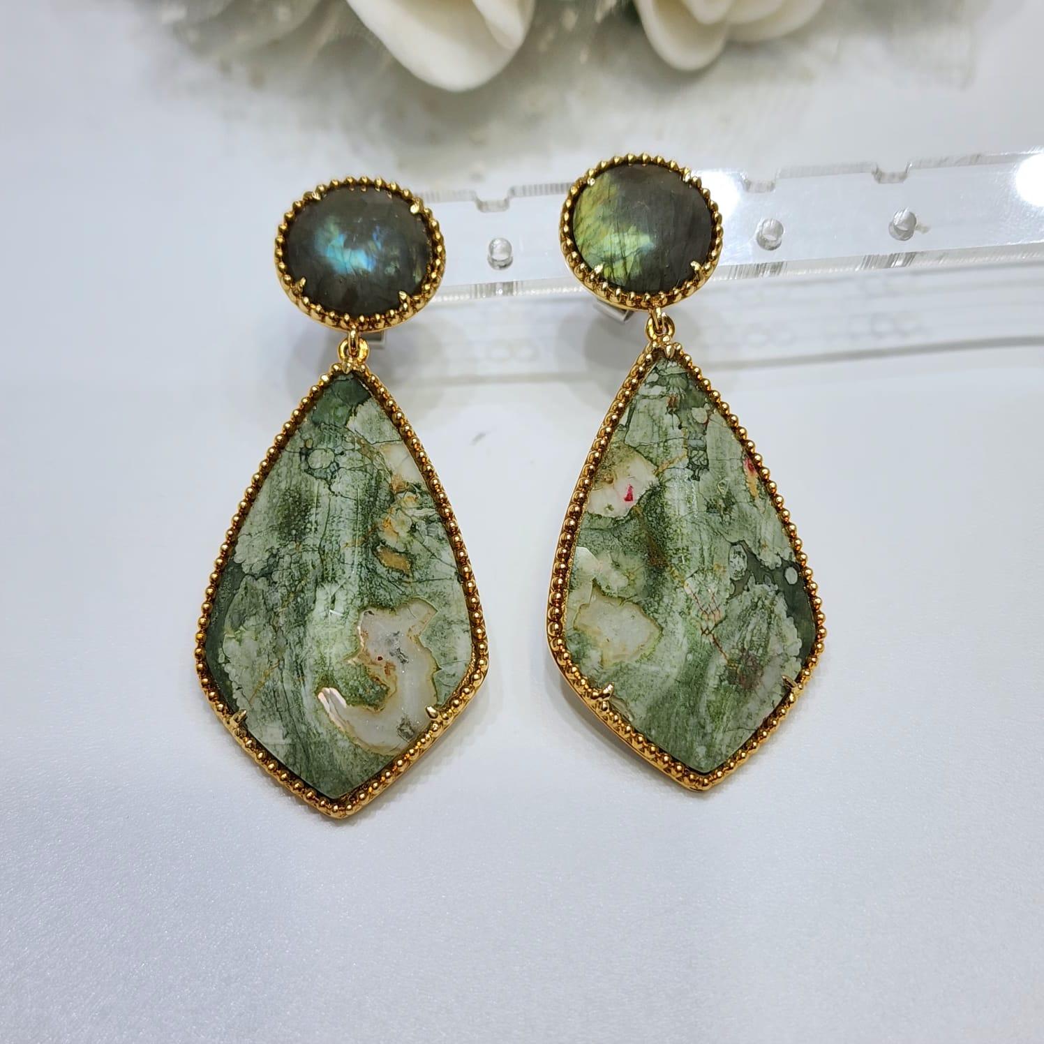 Vintage Jasper Labradorite Rock Crystal Doublet Earrings in 18 Karat Yellow Gold For Sale 1