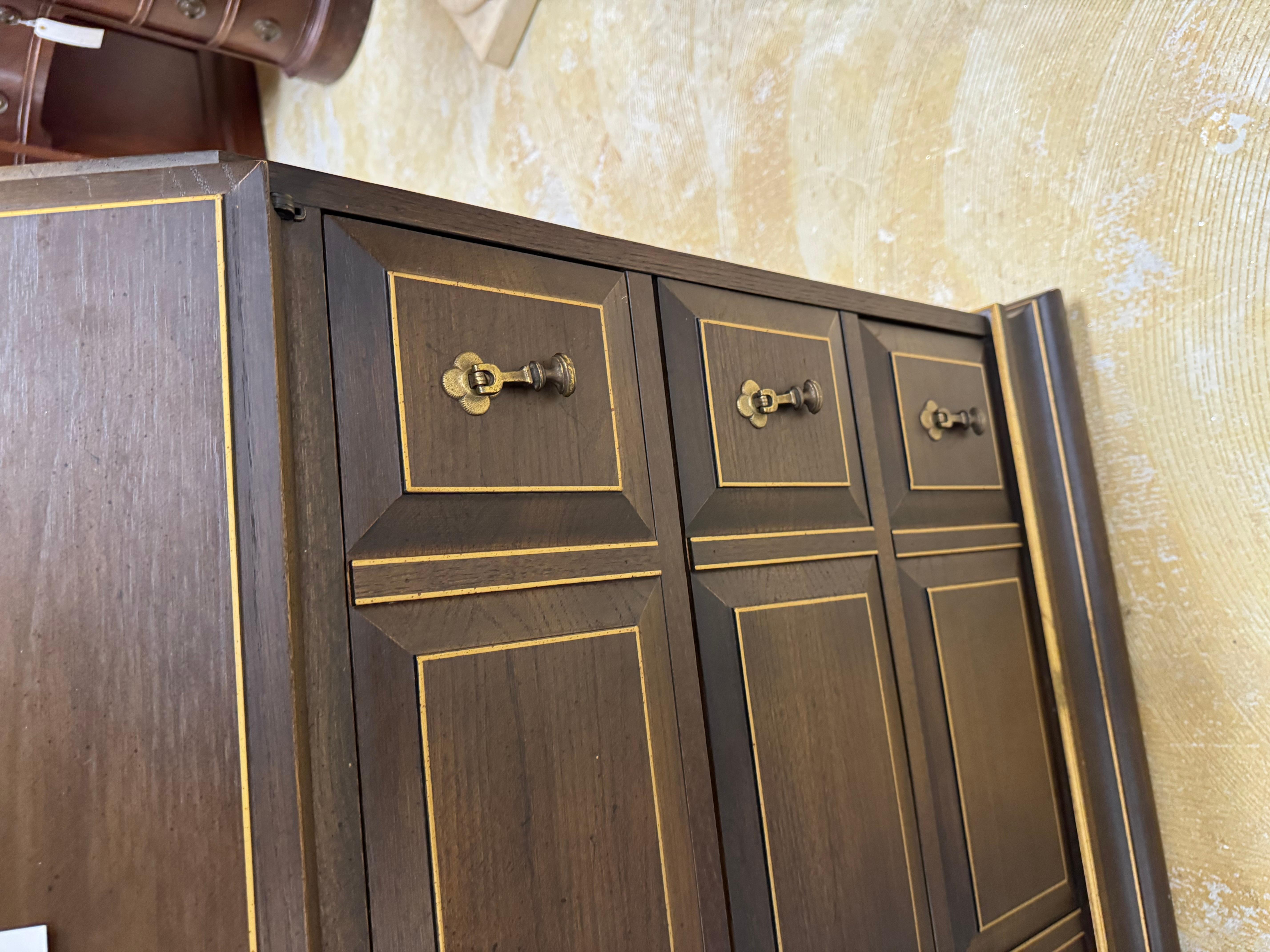 Scrivania con ante a ribalta in stile Jasper vintage &  Armadietto in vendita 1