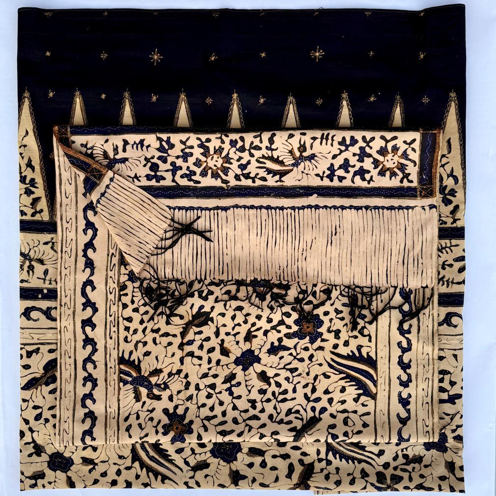Vintage Javanese Kain Panjang and Matching Selendang Batik Tulis, Cirebon For Sale 6