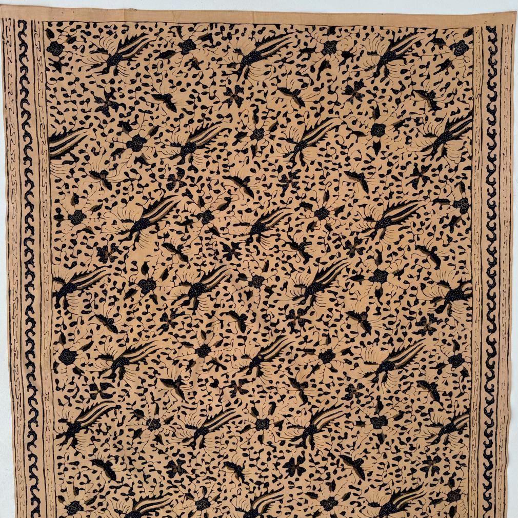 Vintage Javanese Kain Panjang and Matching Selendang Batik Tulis, Cirebon For Sale 1