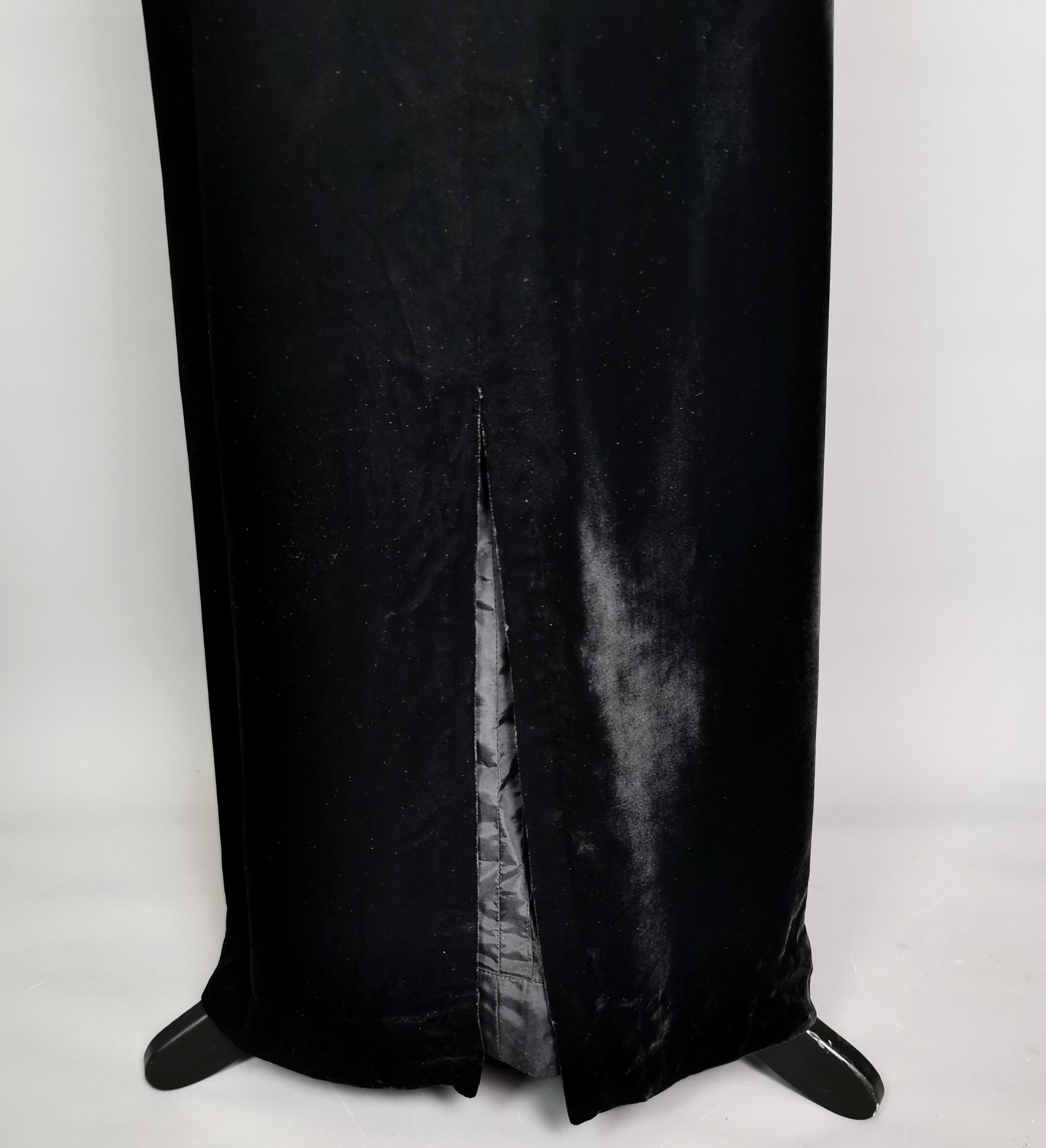 Vintage Jean Allen cocktail dress, beaded, Black velvet  For Sale 7