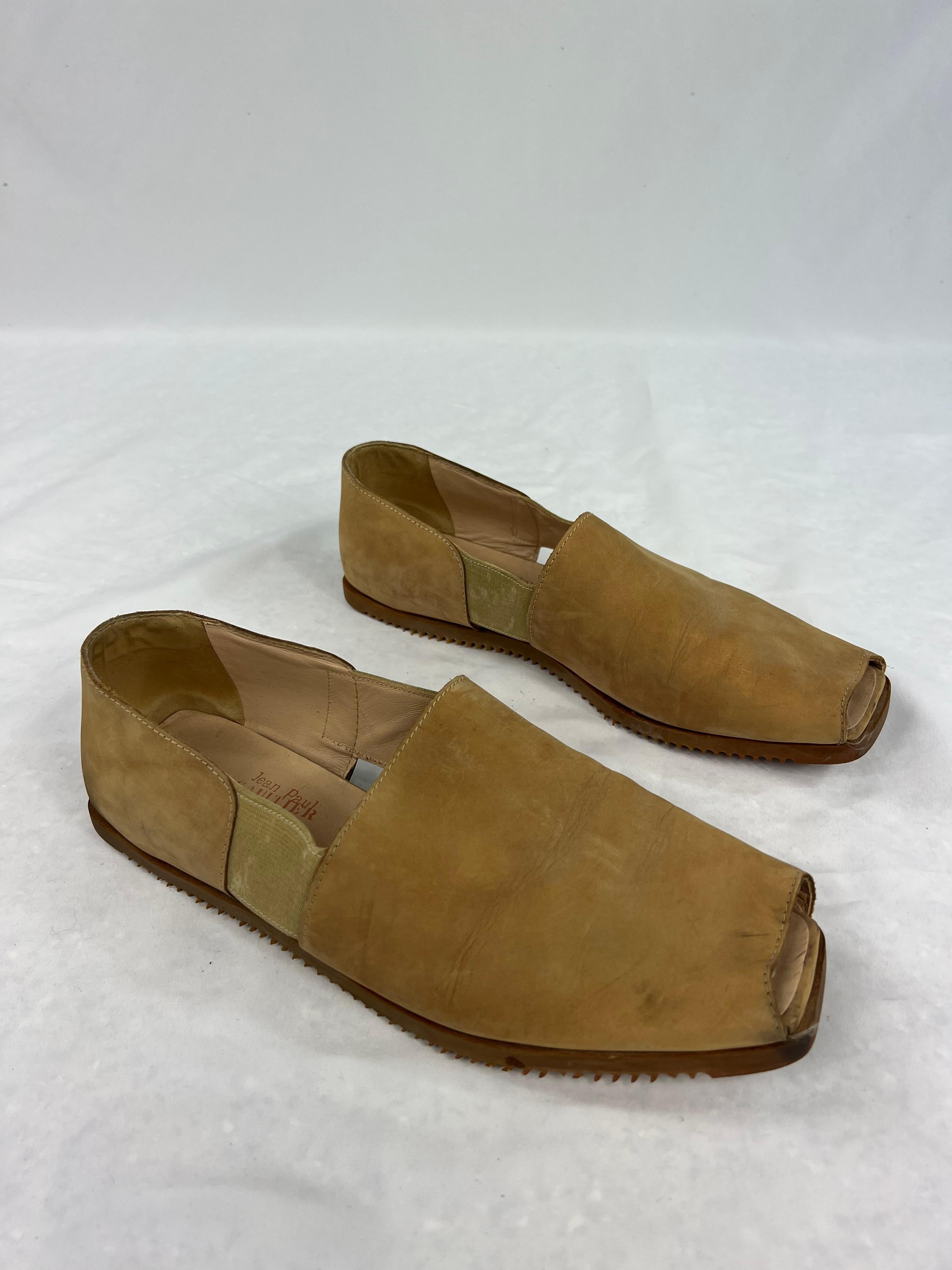 Chaussures vintage Jean Pail Gaultier en daim marron, Taille 11 Excellent état - En vente à Beverly Hills, CA