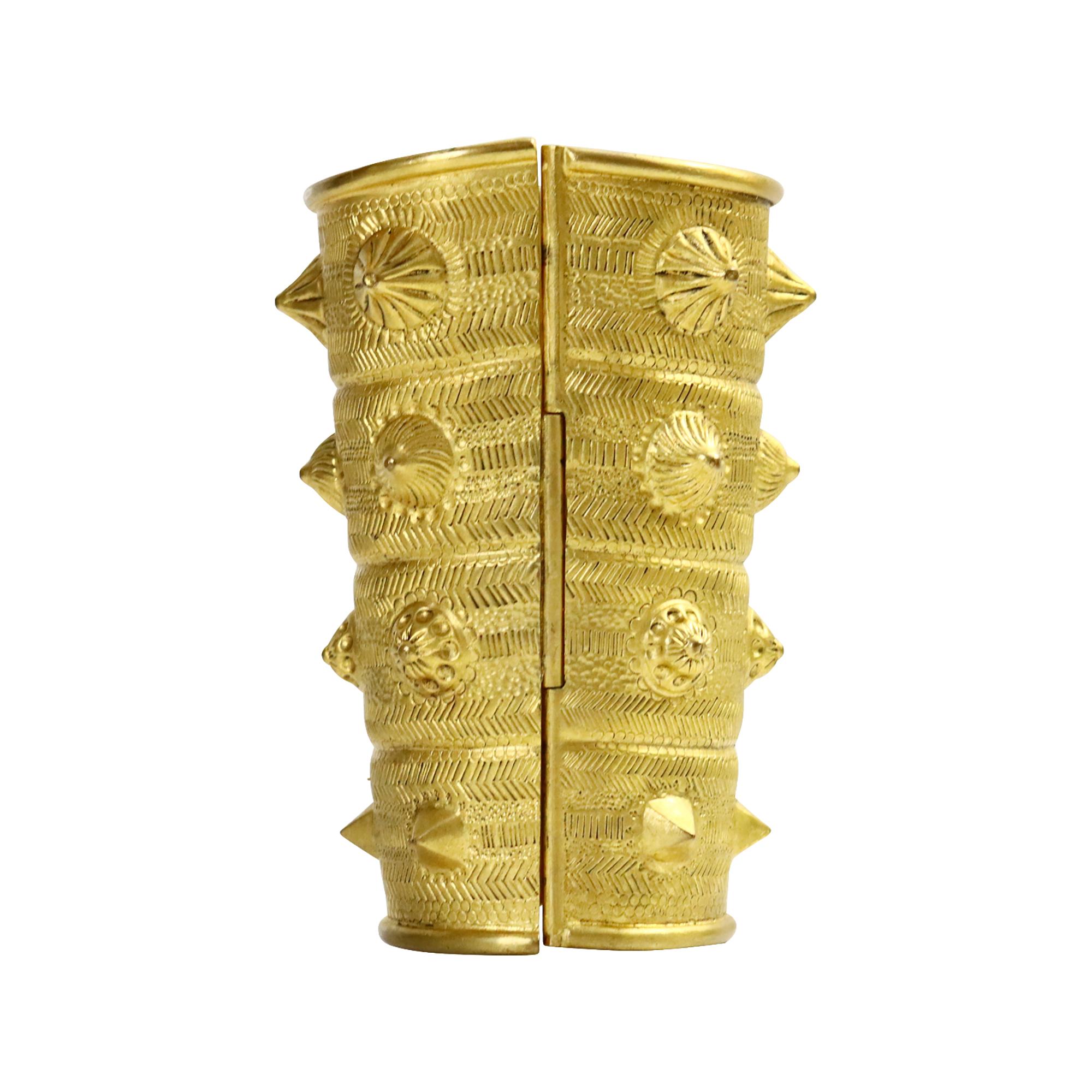 Jean Patou Vintage Studded Matte Gold Tone Tribal Cuff Circa 1980 en vente 3