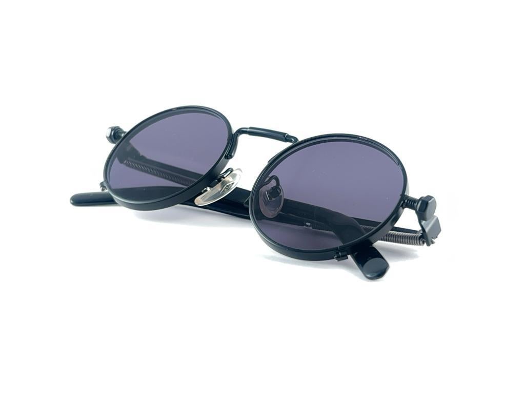 Vintage Jean Paul Gaultier 56 8171 Round Black Matte Dark Purple Lens 1990 Japan In Excellent Condition For Sale In Baleares, Baleares