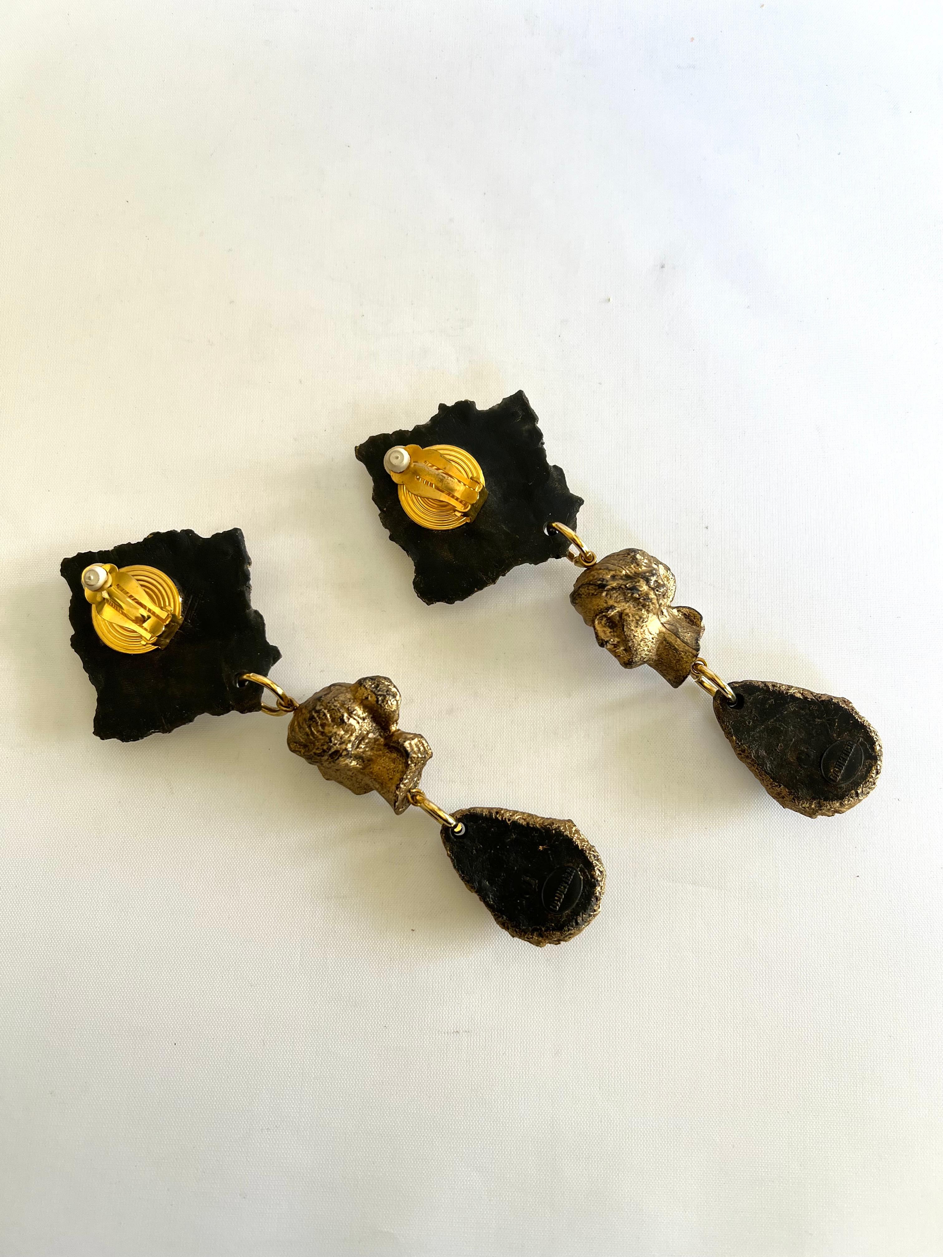 Boucles d'oreilles pendantes vintage Jean Paul Gaultier  en vente 2