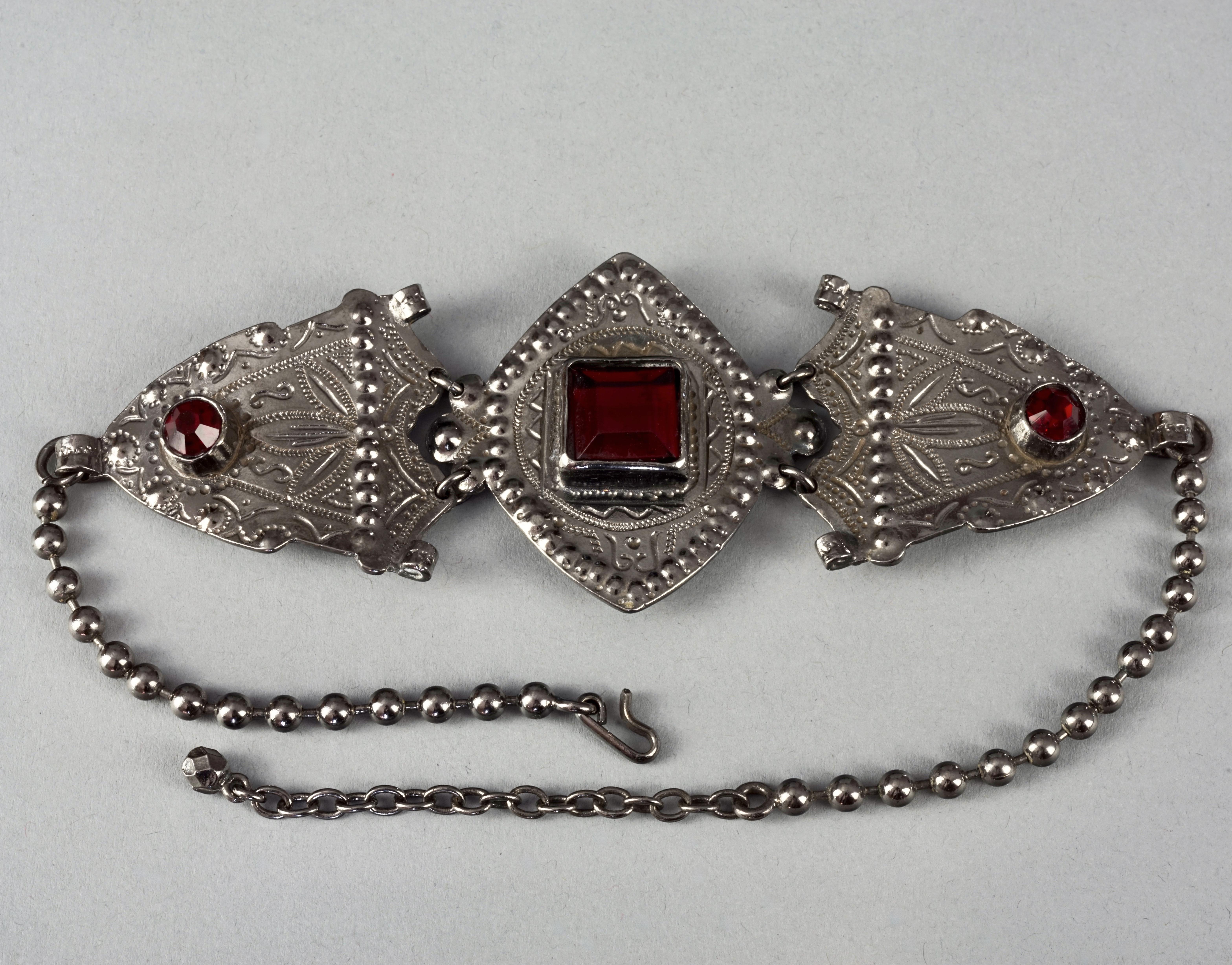 Vintage JEAN PAUL GAULTIER Ethnic Red Stones Choker Necklace In Excellent Condition In Kingersheim, Alsace